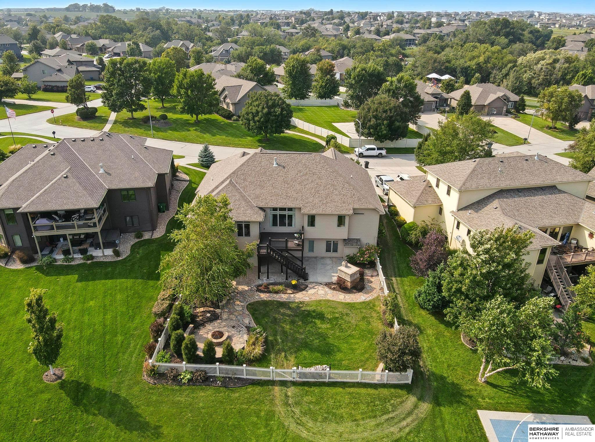 Gretna, Nebraska 68028, United States, 4 Bedrooms Bedrooms, ,4 BathroomsBathrooms,Residential,Pending,205445