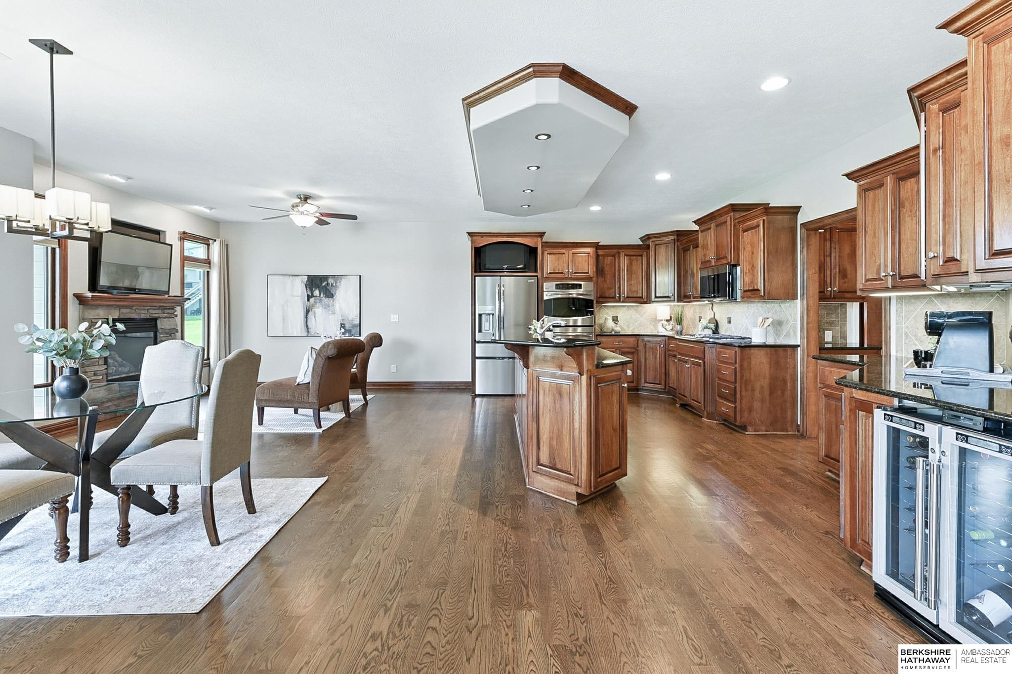 Gretna, Nebraska 68028, United States, 4 Bedrooms Bedrooms, ,4 BathroomsBathrooms,Residential,Pending,205445