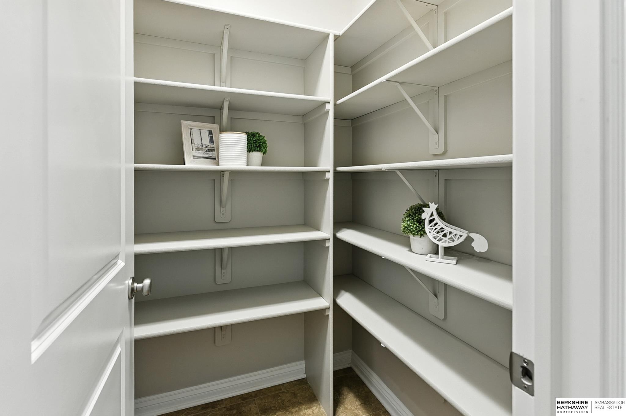 Gretna, Nebraska 68028, United States, 4 Bedrooms Bedrooms, ,4 BathroomsBathrooms,Residential,Pending,205445