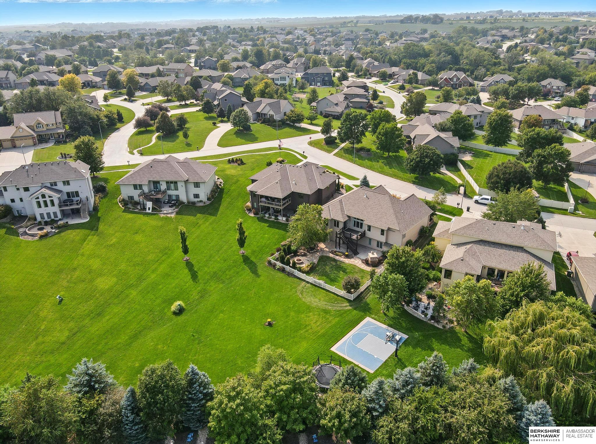 Gretna, Nebraska 68028, United States, 4 Bedrooms Bedrooms, ,4 BathroomsBathrooms,Residential,Pending,205445