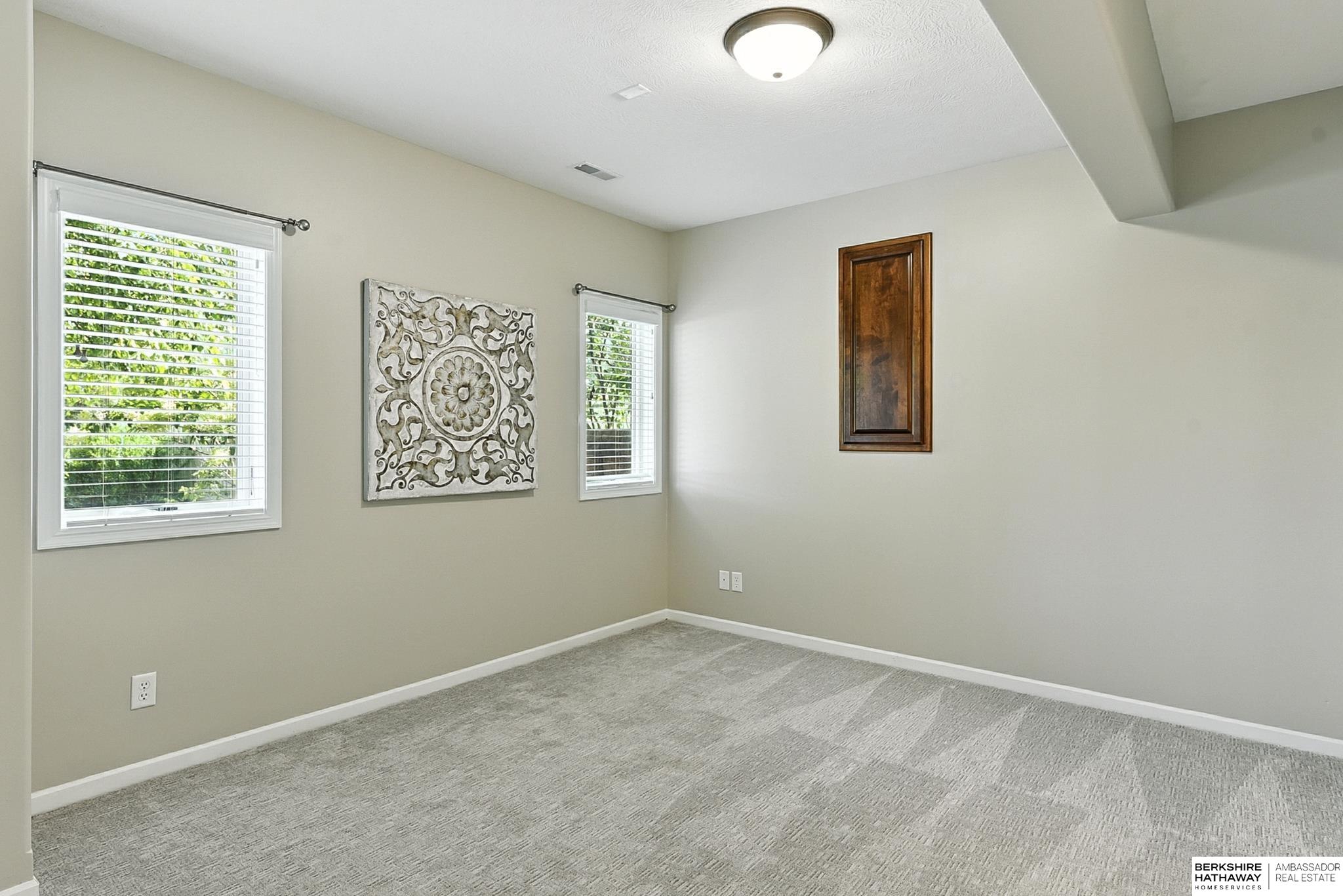 Gretna, Nebraska 68028, United States, 4 Bedrooms Bedrooms, ,4 BathroomsBathrooms,Residential,Pending,205445