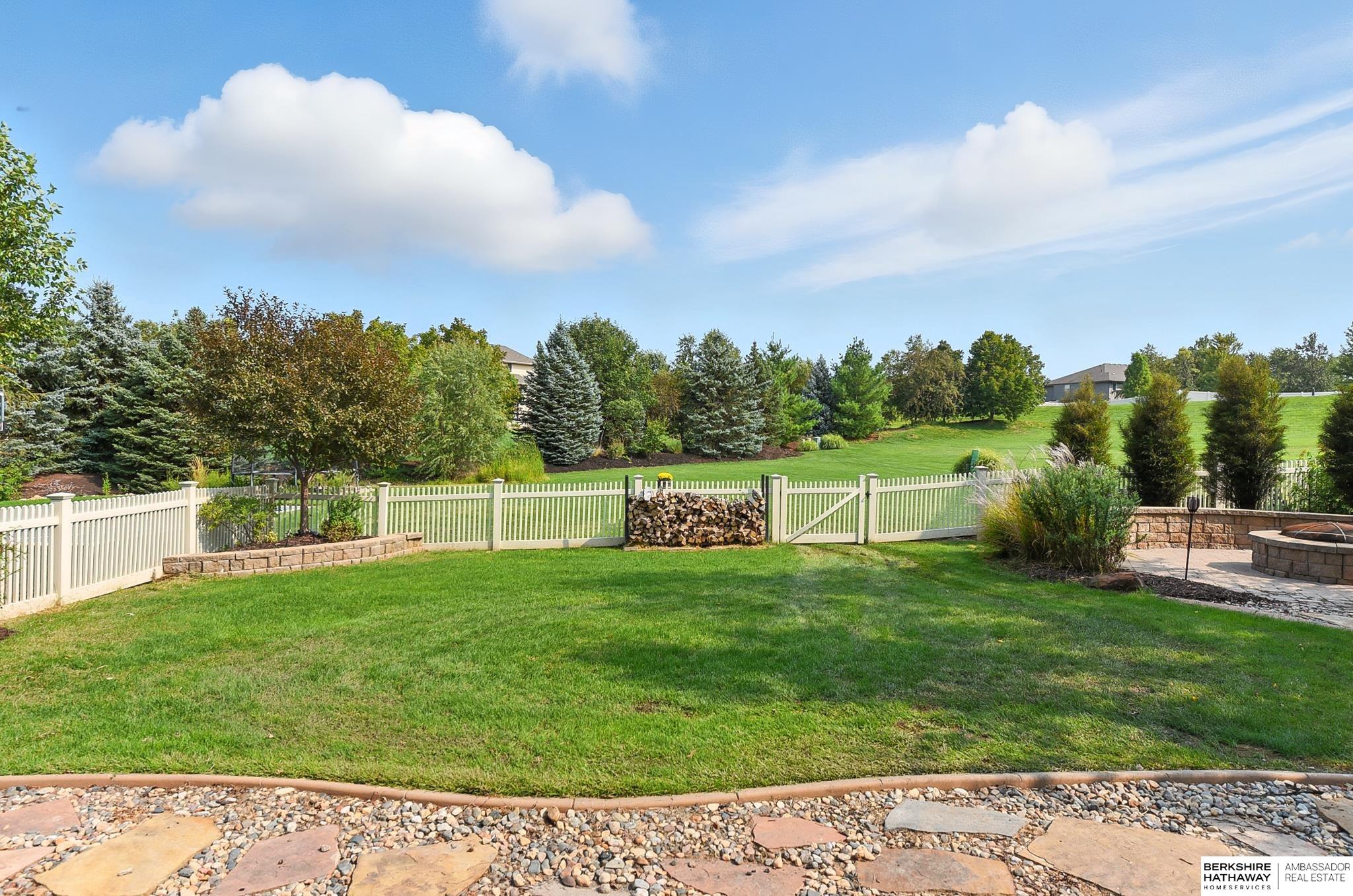 Gretna, Nebraska 68028, United States, 4 Bedrooms Bedrooms, ,4 BathroomsBathrooms,Residential,Pending,205445