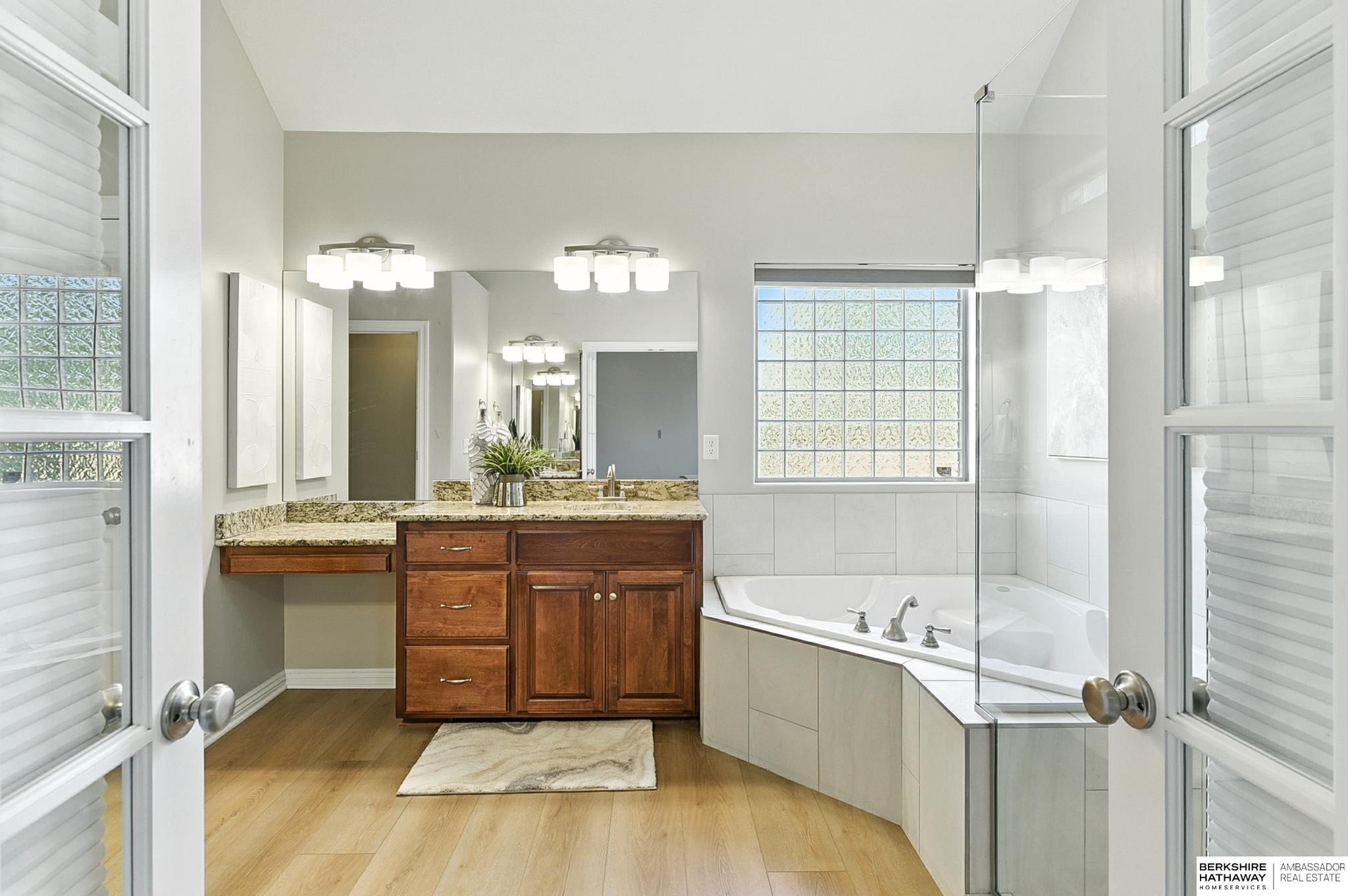 Gretna, Nebraska 68028, United States, 4 Bedrooms Bedrooms, ,4 BathroomsBathrooms,Residential,Pending,205445