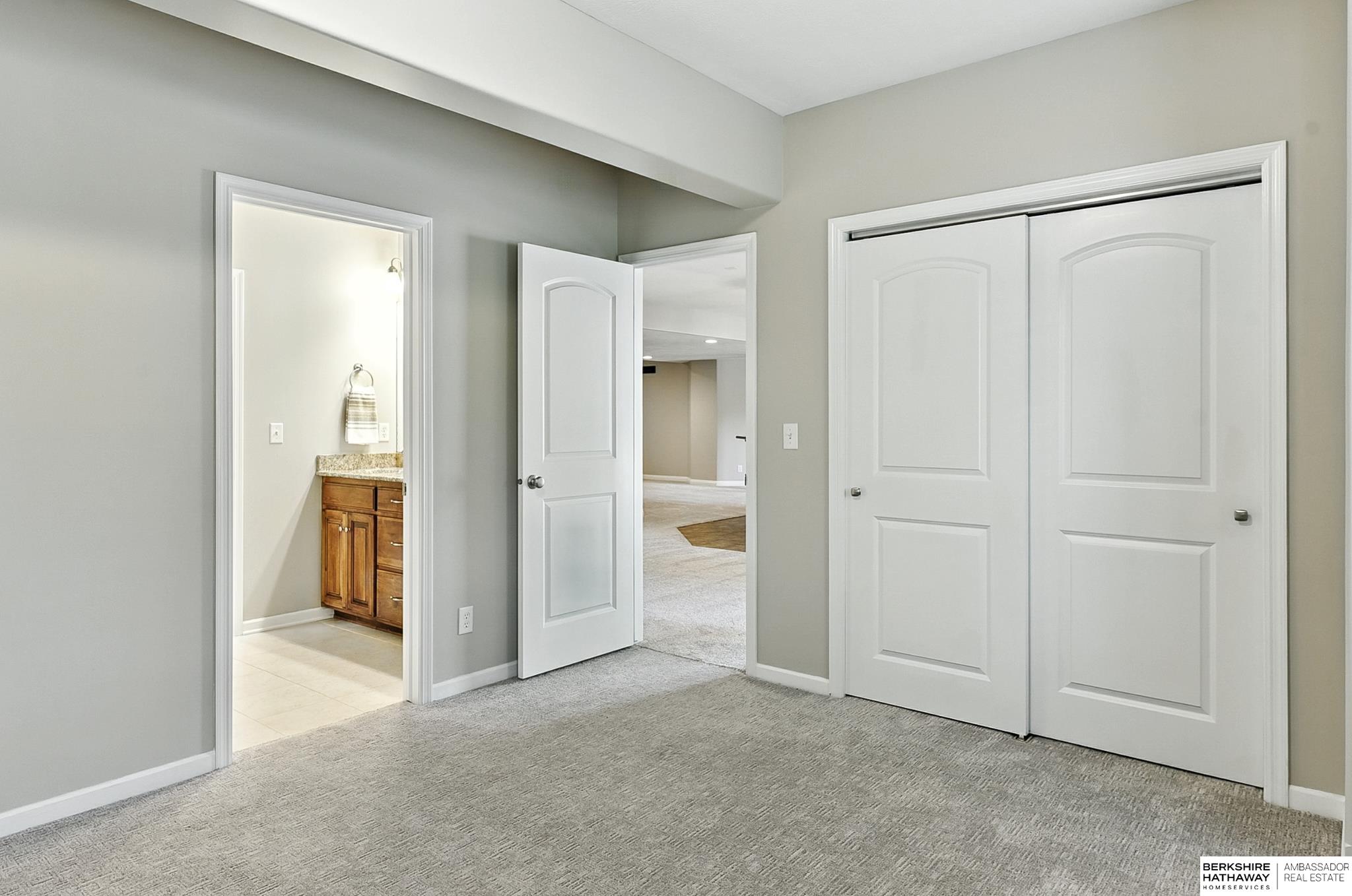 Gretna, Nebraska 68028, United States, 4 Bedrooms Bedrooms, ,4 BathroomsBathrooms,Residential,Pending,205445