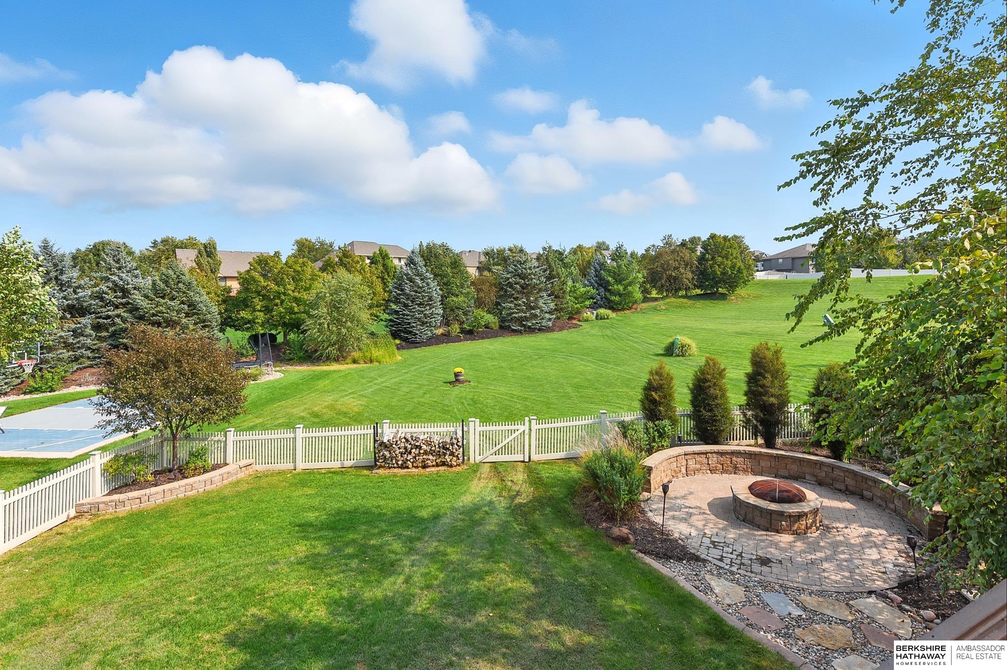 Gretna, Nebraska 68028, United States, 4 Bedrooms Bedrooms, ,4 BathroomsBathrooms,Residential,Pending,205445