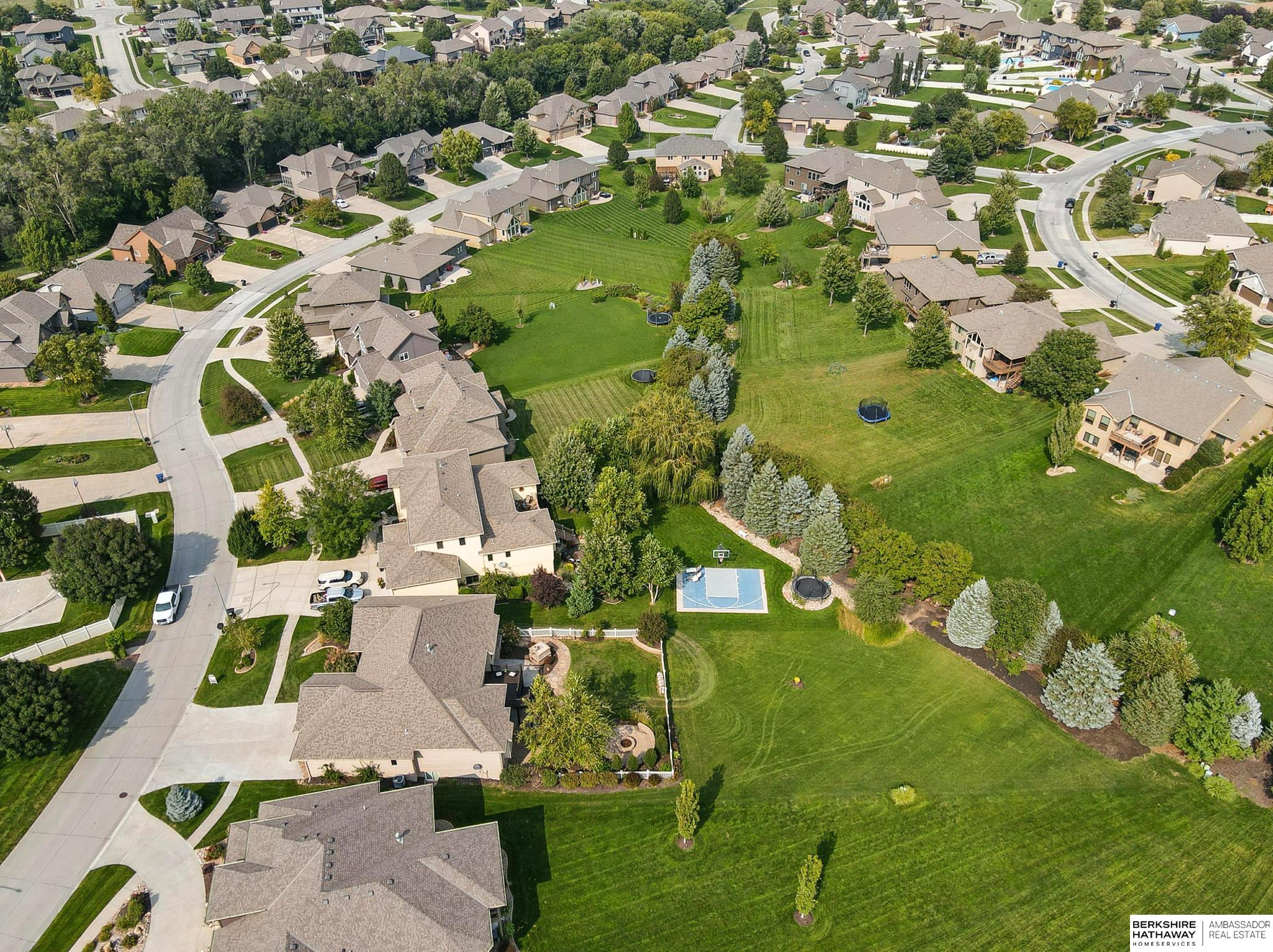 Gretna, Nebraska 68028, United States, 4 Bedrooms Bedrooms, ,4 BathroomsBathrooms,Residential,Pending,205445