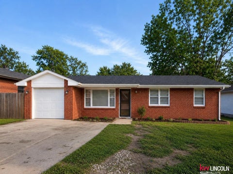 Photo of 6701 Vine Street, Lincoln, NE 68505 (MLS # 22628720)