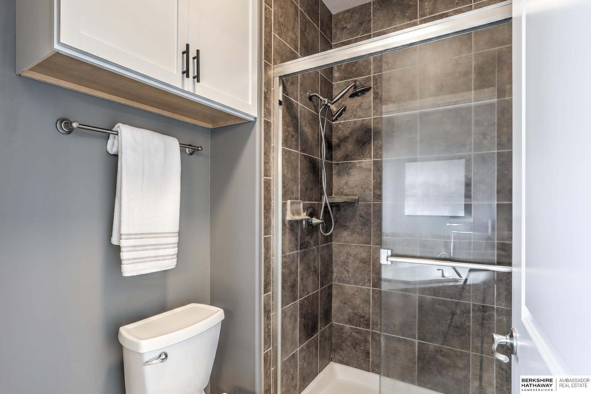 Gretna, Nebraska 68028, United States, 4 Bedrooms Bedrooms, ,4 BathroomsBathrooms,Residential,Active,145894