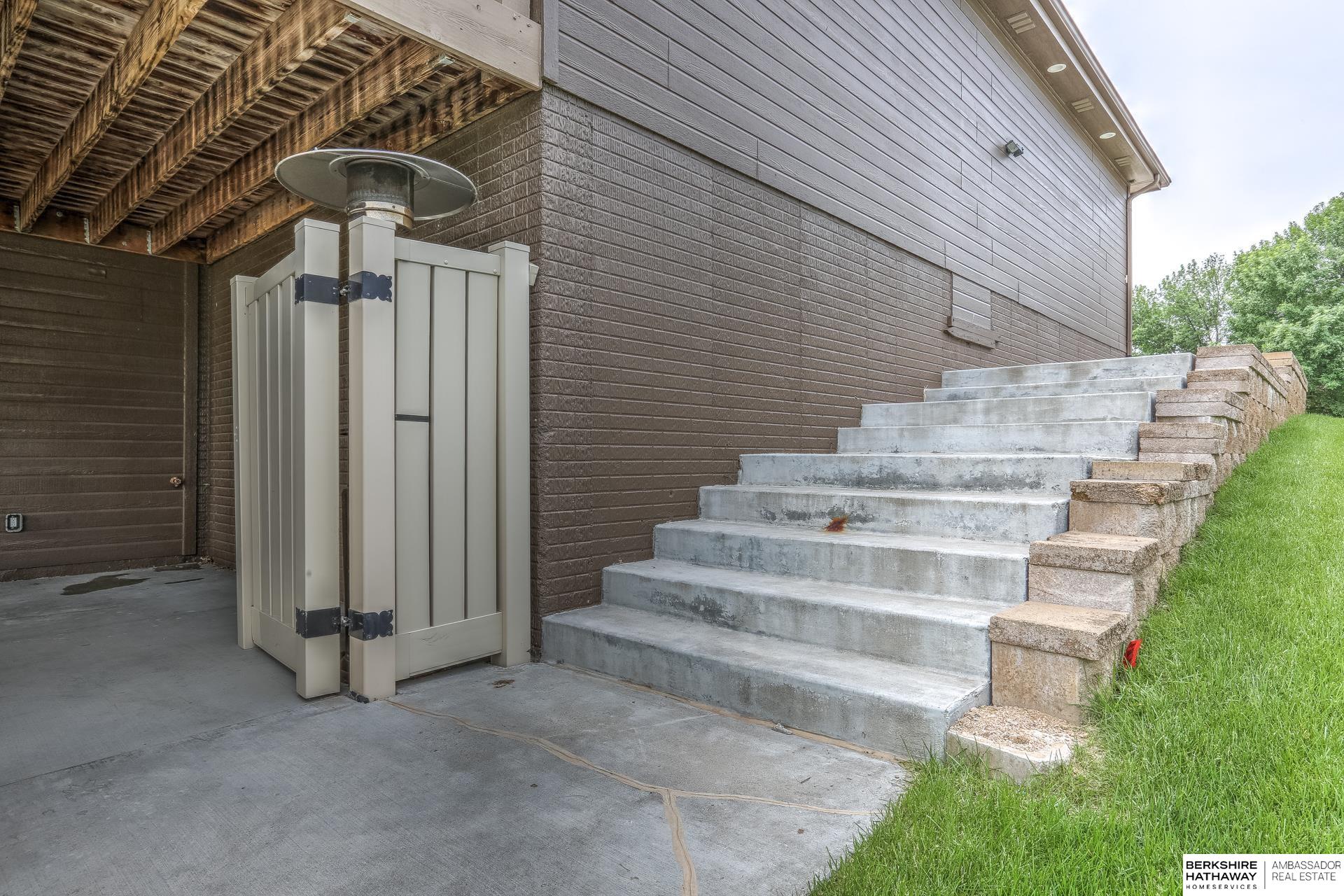 Gretna, Nebraska 68028, United States, 4 Bedrooms Bedrooms, ,4 BathroomsBathrooms,Residential,Active,145894