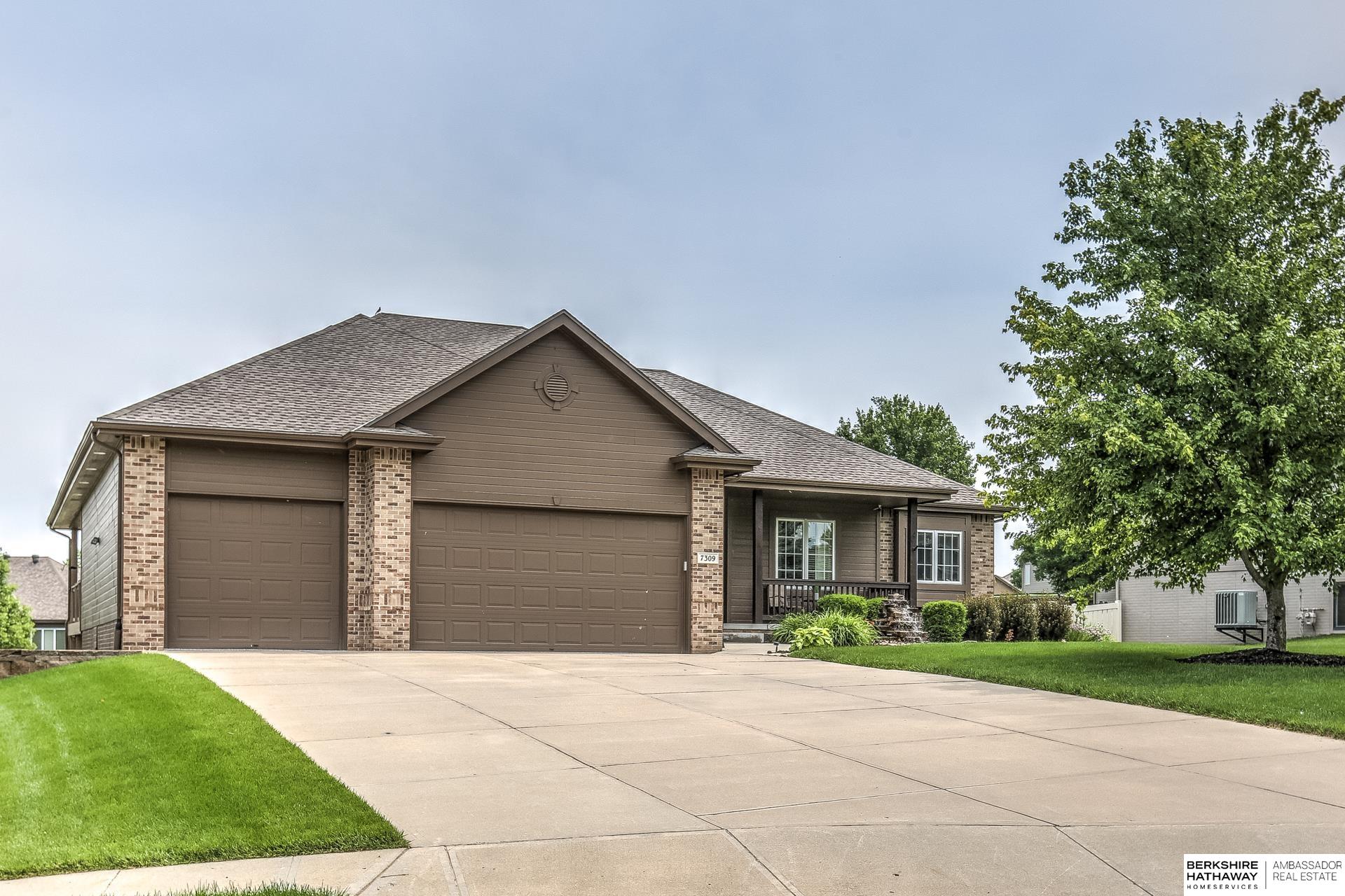 Gretna, Nebraska 68028, United States, 4 Bedrooms Bedrooms, ,4 BathroomsBathrooms,Residential,Active,145894