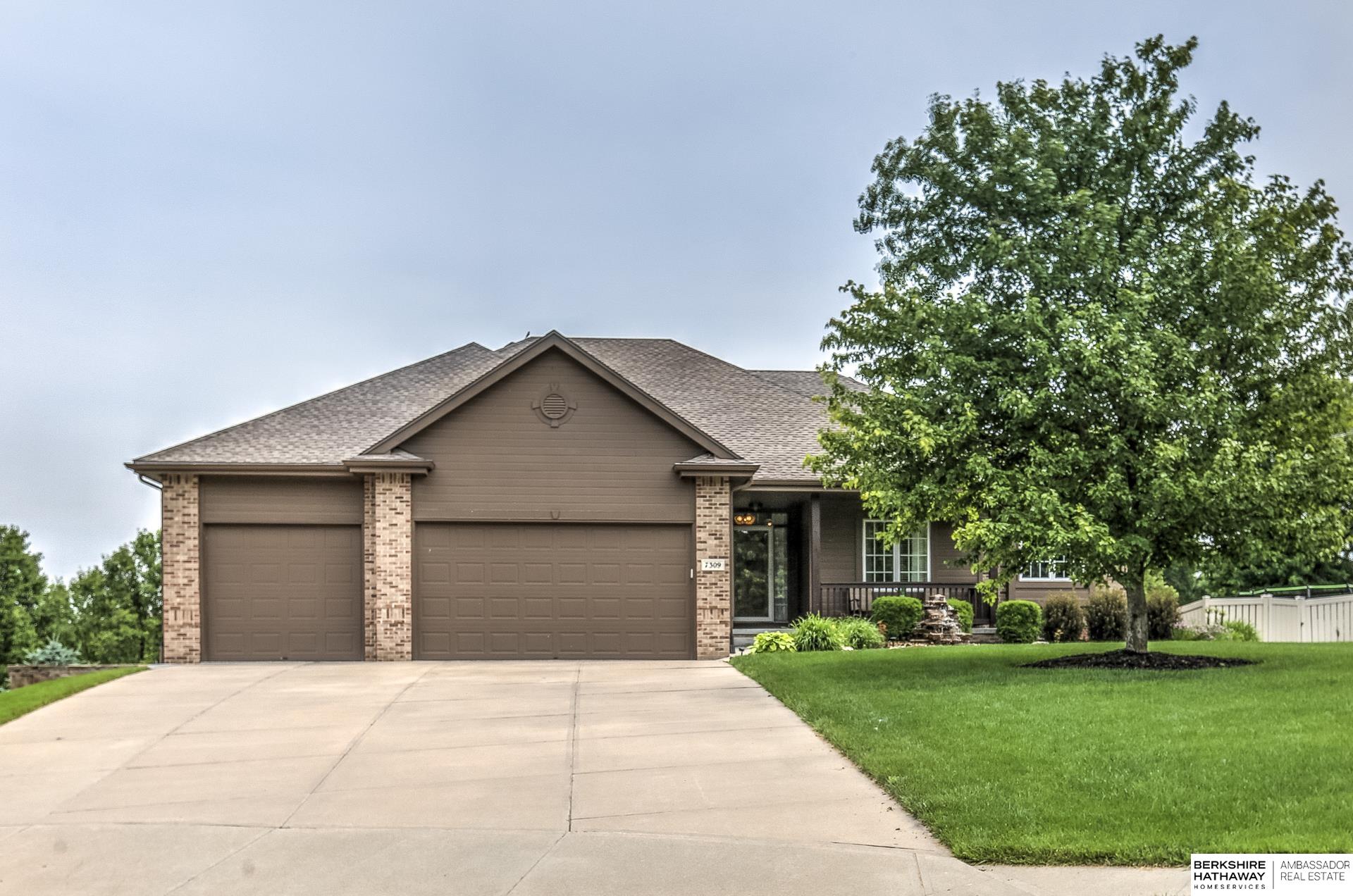 Gretna, Nebraska 68028, United States, 4 Bedrooms Bedrooms, ,4 BathroomsBathrooms,Residential,Active,145894