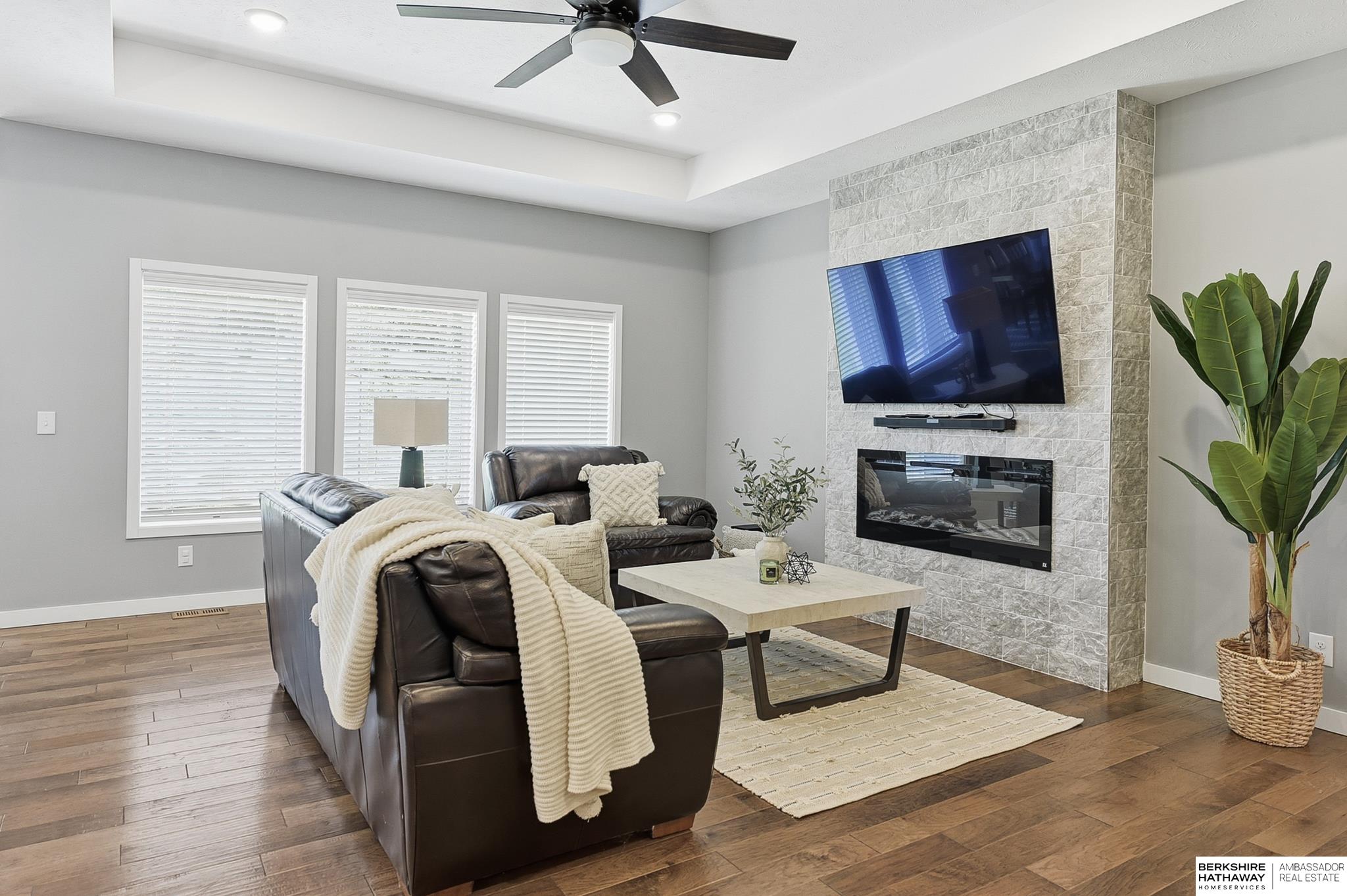 Papillion, Nebraska 68133, United States, 4 Bedrooms Bedrooms, ,3 BathroomsBathrooms,Residential,Active,232787