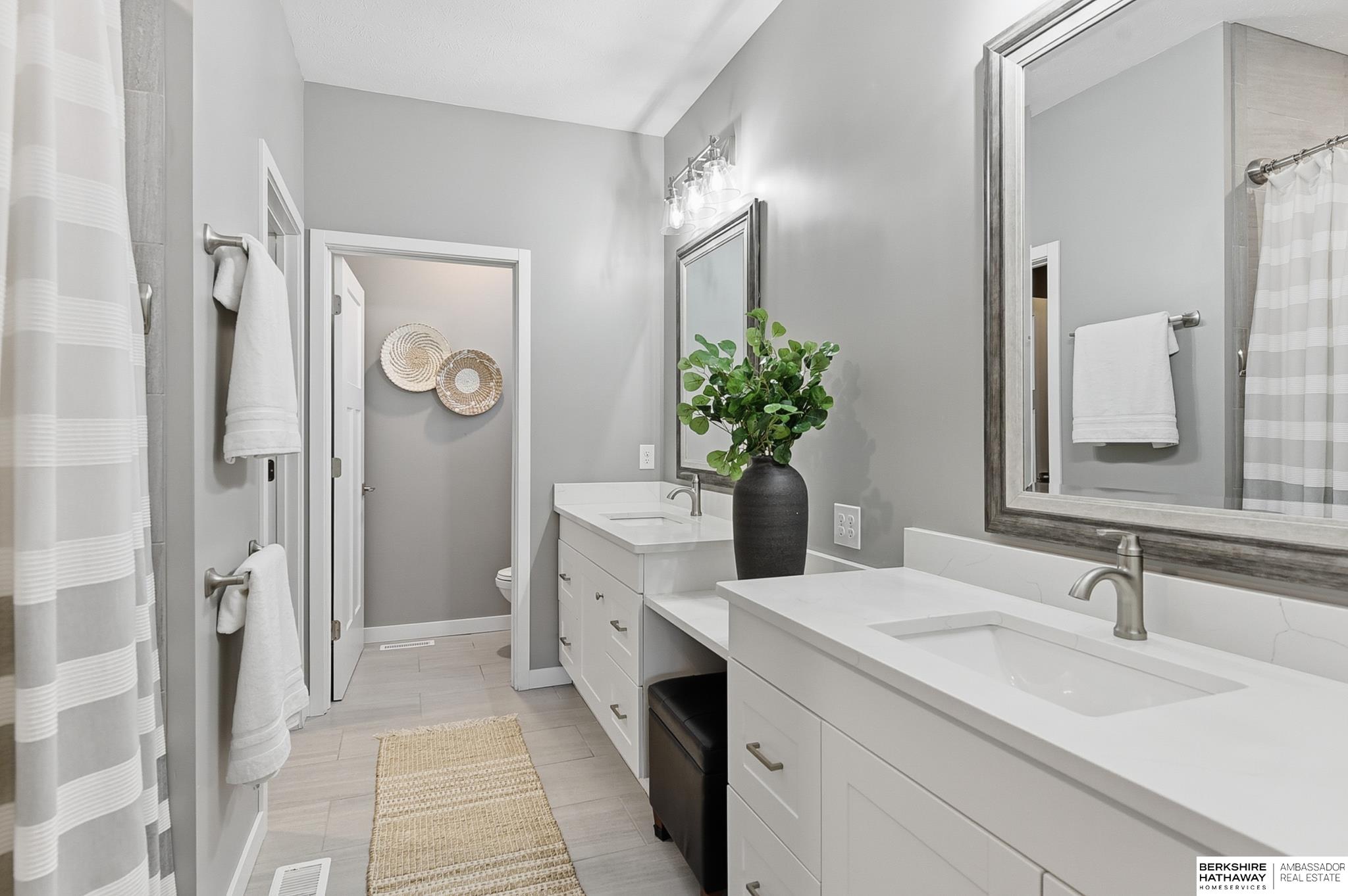 Papillion, Nebraska 68133, United States, 4 Bedrooms Bedrooms, ,3 BathroomsBathrooms,Residential,Active,232787