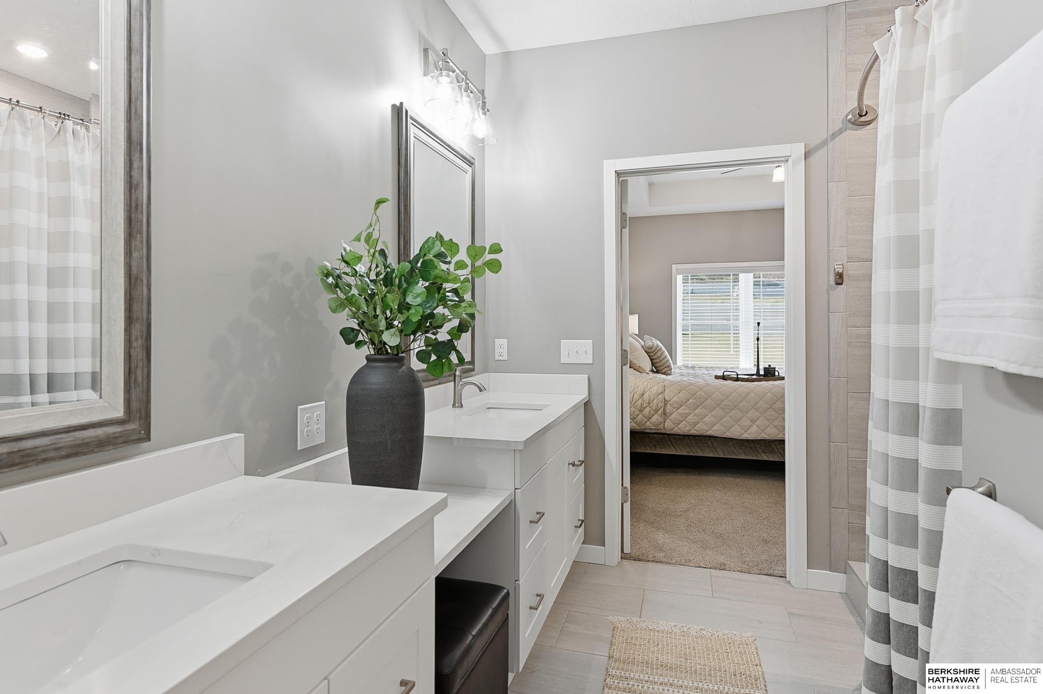 Papillion, Nebraska 68133, United States, 4 Bedrooms Bedrooms, ,3 BathroomsBathrooms,Residential,Active,232787