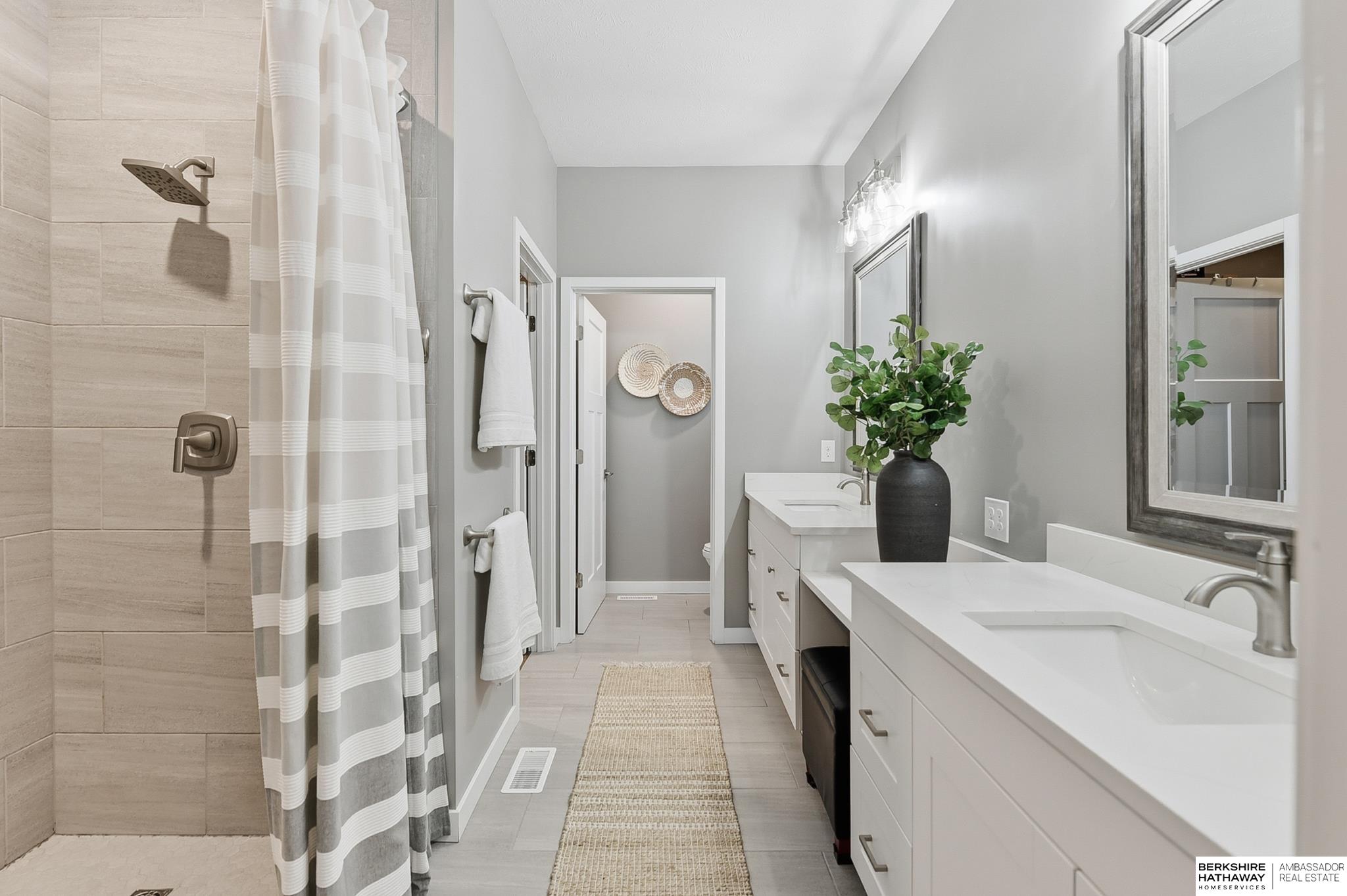 Papillion, Nebraska 68133, United States, 4 Bedrooms Bedrooms, ,3 BathroomsBathrooms,Residential,Active,232787