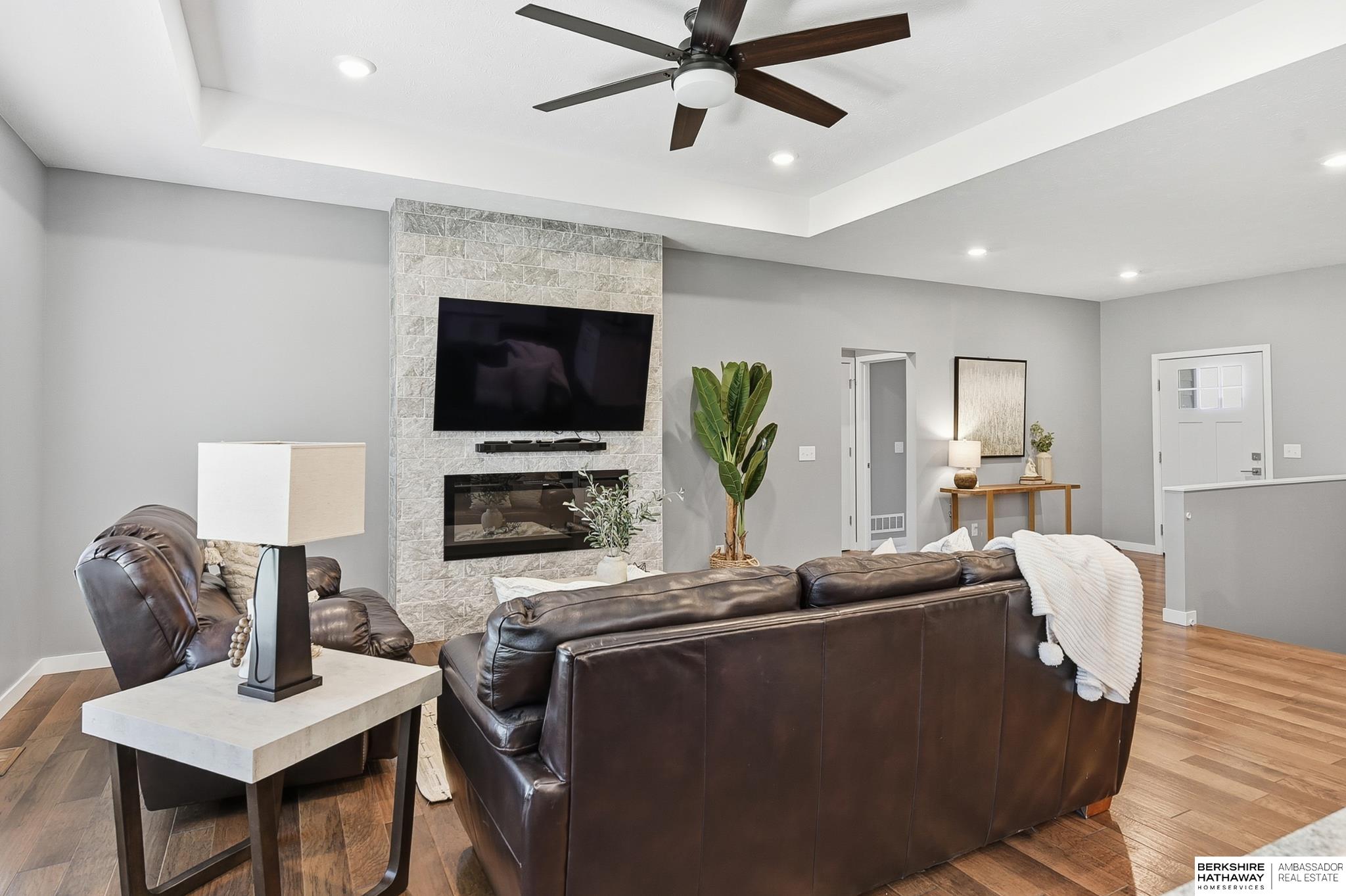 Papillion, Nebraska 68133, United States, 4 Bedrooms Bedrooms, ,3 BathroomsBathrooms,Residential,Active,232787