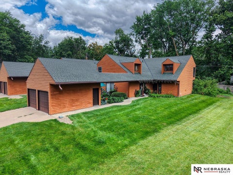Photo of 3440 S 39th Street #A & B, Lincoln, NE 68506 (MLS # 22617795)