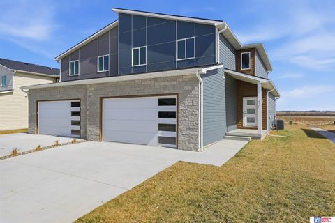 Photo of 310 N 105th Street, Lincoln, NE 68527 (MLS # 22606354)