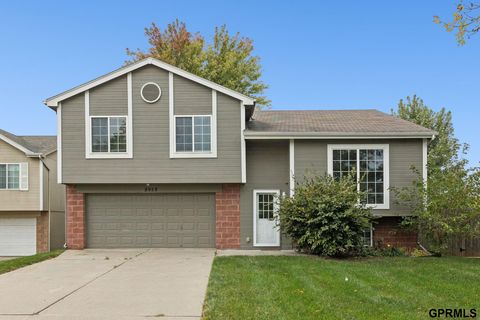 Photo of 8928 N 78 Avenue Circle, Omaha, NE 68122 (MLS # 22602116)