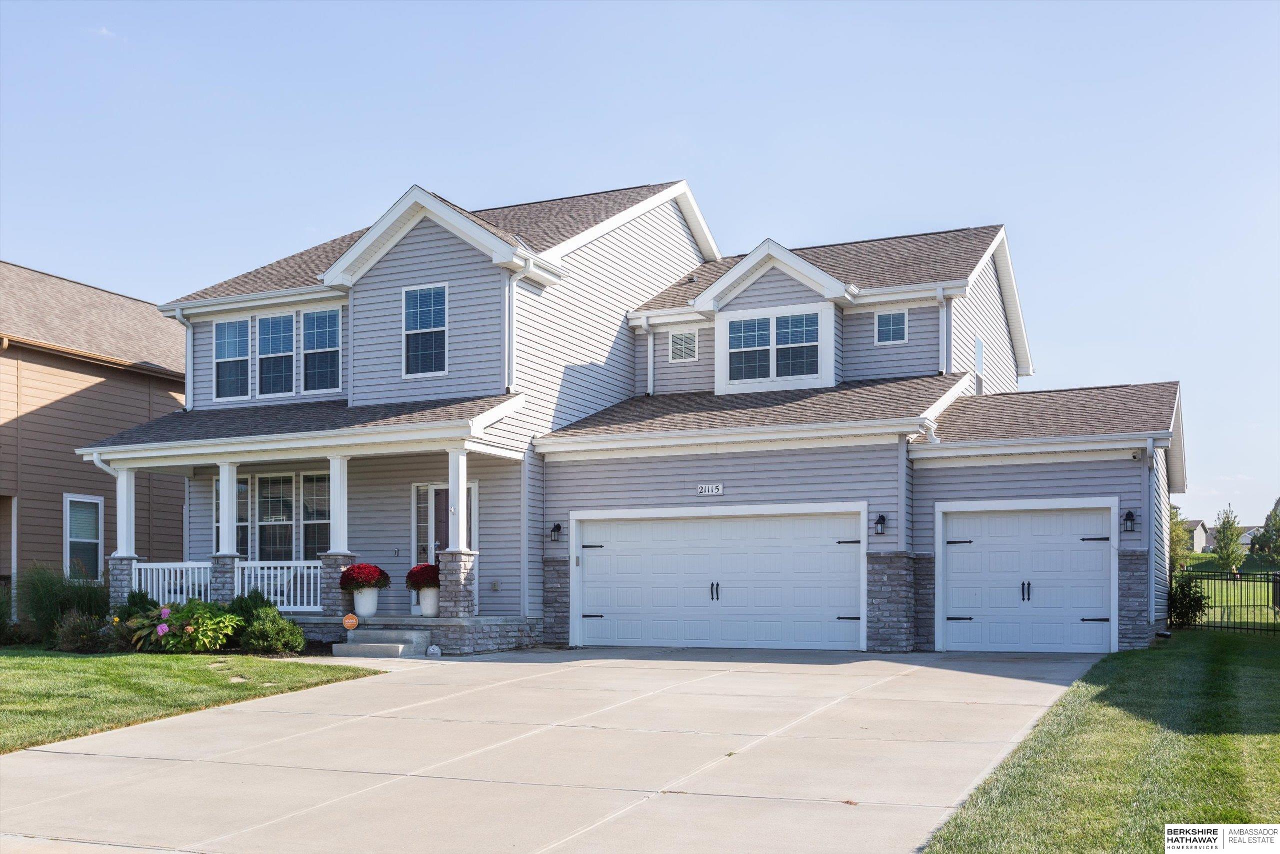 Gretna, Nebraska 68028, United States, 4 Bedrooms Bedrooms, ,2 BathroomsBathrooms,Residential,Active,222280