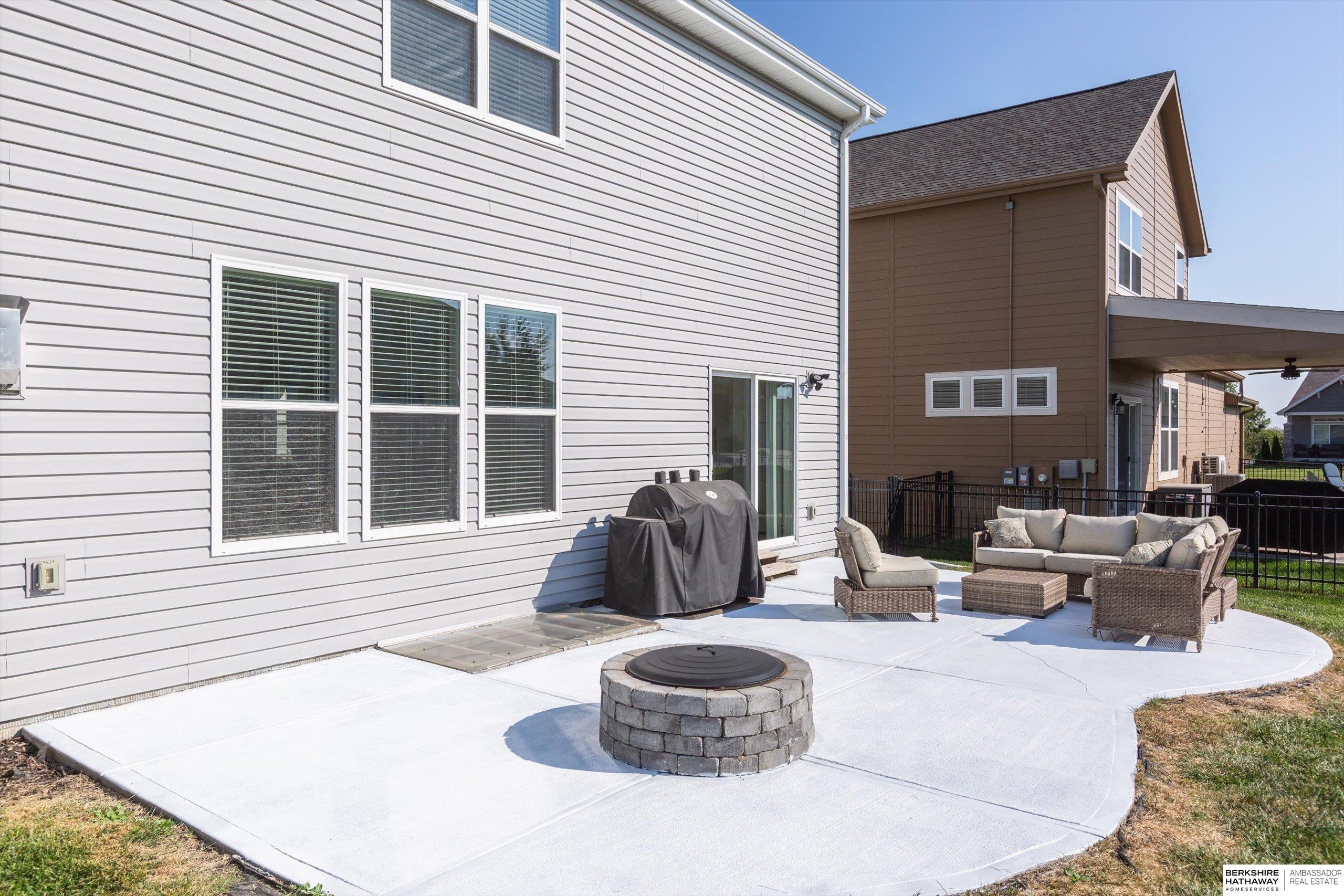 Gretna, Nebraska 68028, United States, 4 Bedrooms Bedrooms, ,2 BathroomsBathrooms,Residential,Active,222280