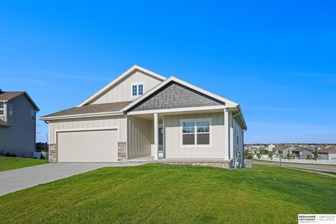 Photo of 10525 S 113th Street, Papillion, NE 68046 (MLS # 22510245)