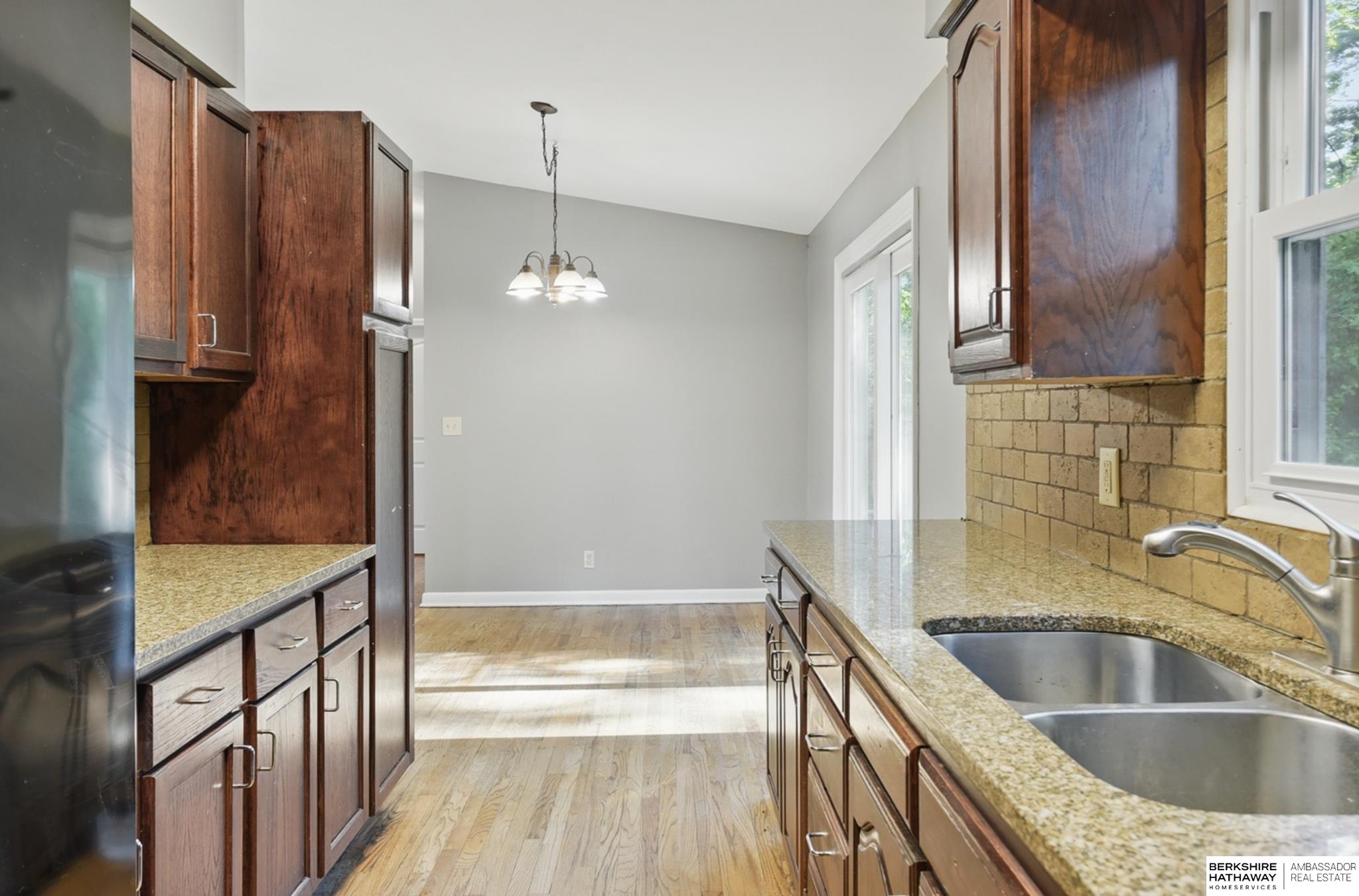 Omaha, Nebraska 68114, United States, 3 Bedrooms Bedrooms, ,2 BathroomsBathrooms,Residential,Pending,130728