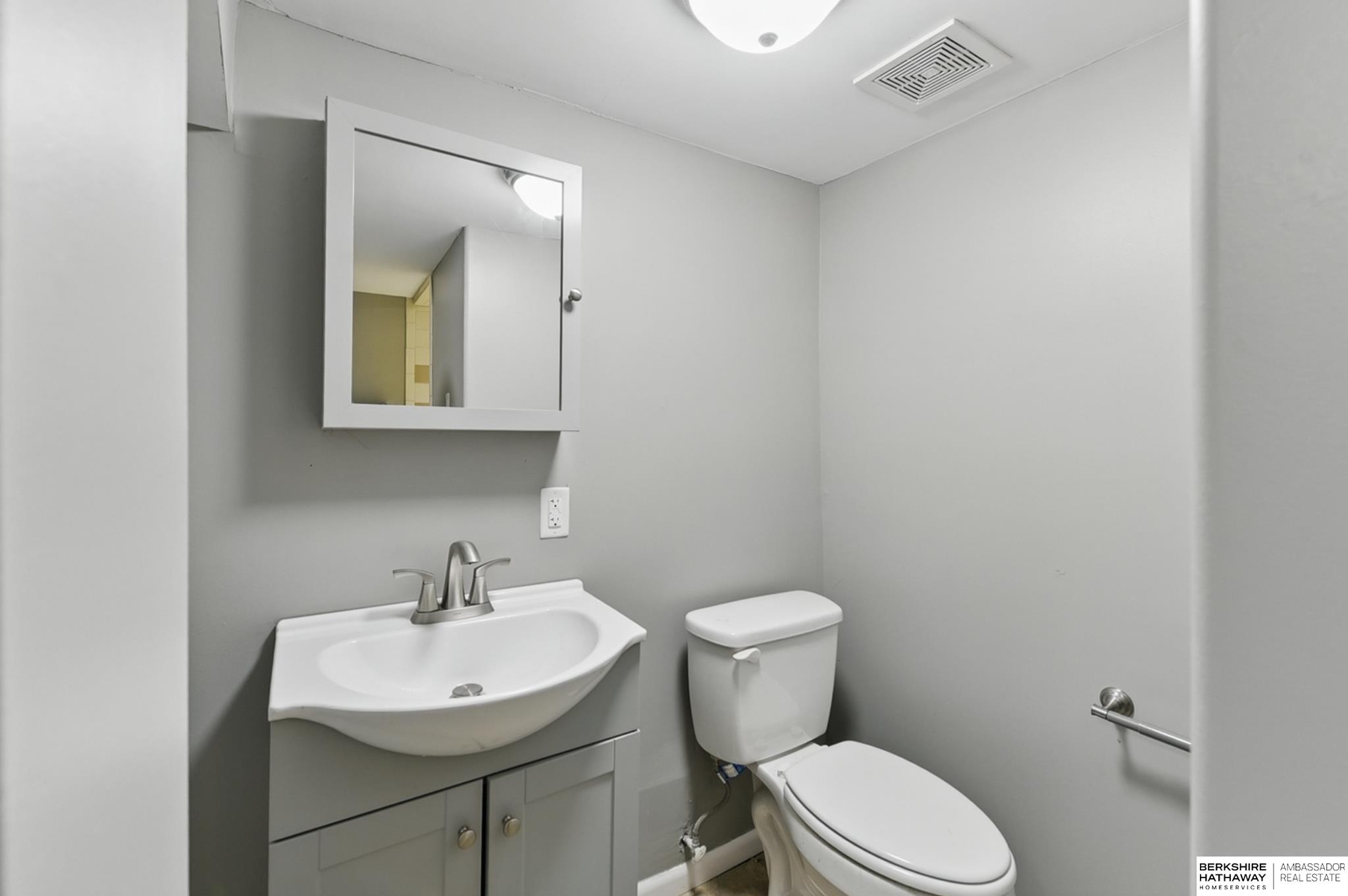 Omaha, Nebraska 68114, United States, 3 Bedrooms Bedrooms, ,2 BathroomsBathrooms,Residential,Pending,130728