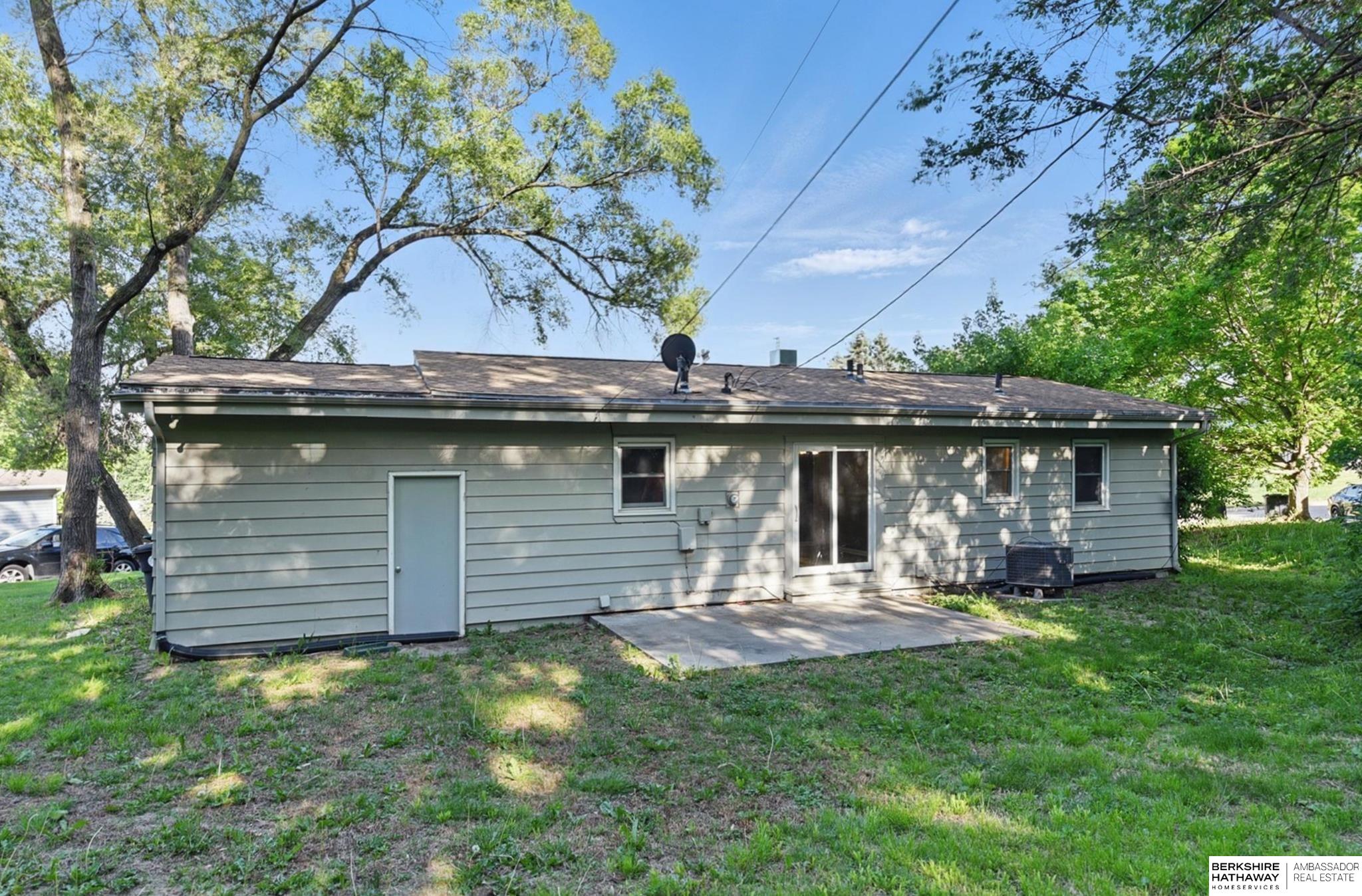 Omaha, Nebraska 68114, United States, 3 Bedrooms Bedrooms, ,2 BathroomsBathrooms,Residential,Pending,130728