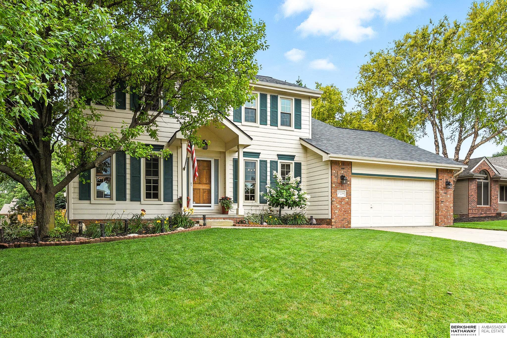 Omaha, Nebraska 68135, United States, 4 Bedrooms Bedrooms, ,3 BathroomsBathrooms,Residential,Active,197316