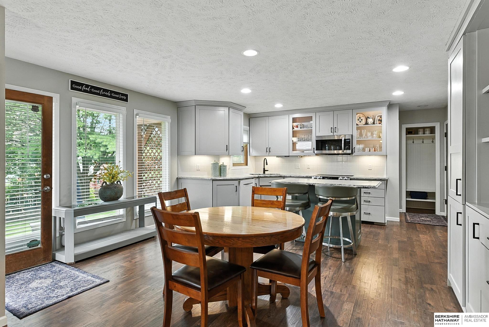 Omaha, Nebraska 68135, United States, 4 Bedrooms Bedrooms, ,3 BathroomsBathrooms,Residential,Active,197316