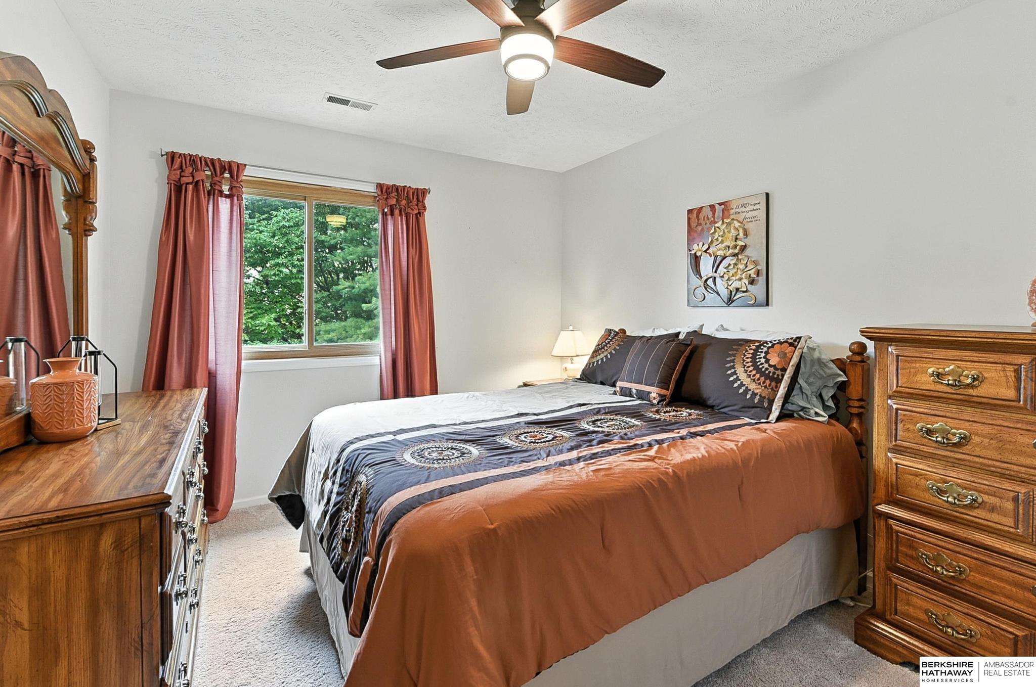 Omaha, Nebraska 68135, United States, 4 Bedrooms Bedrooms, ,3 BathroomsBathrooms,Residential,Active,197316