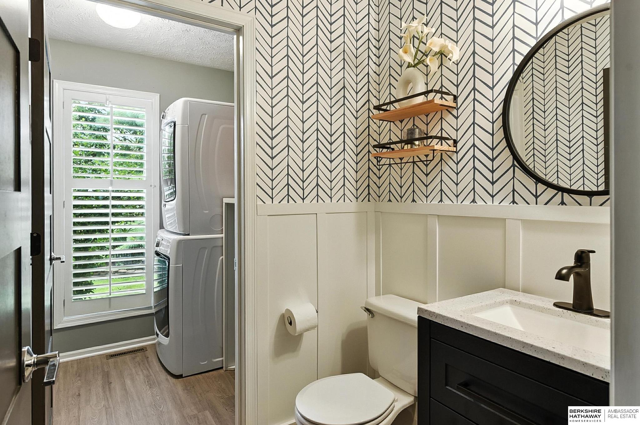 Omaha, Nebraska 68135, United States, 4 Bedrooms Bedrooms, ,3 BathroomsBathrooms,Residential,Active,197316