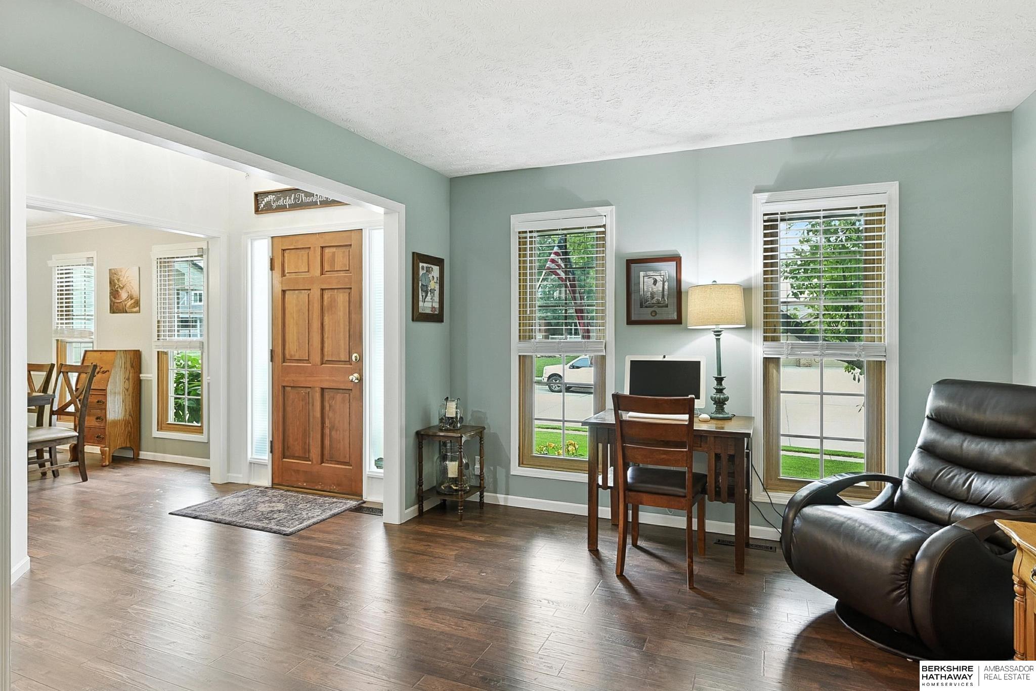 Omaha, Nebraska 68135, United States, 4 Bedrooms Bedrooms, ,3 BathroomsBathrooms,Residential,Active,197316