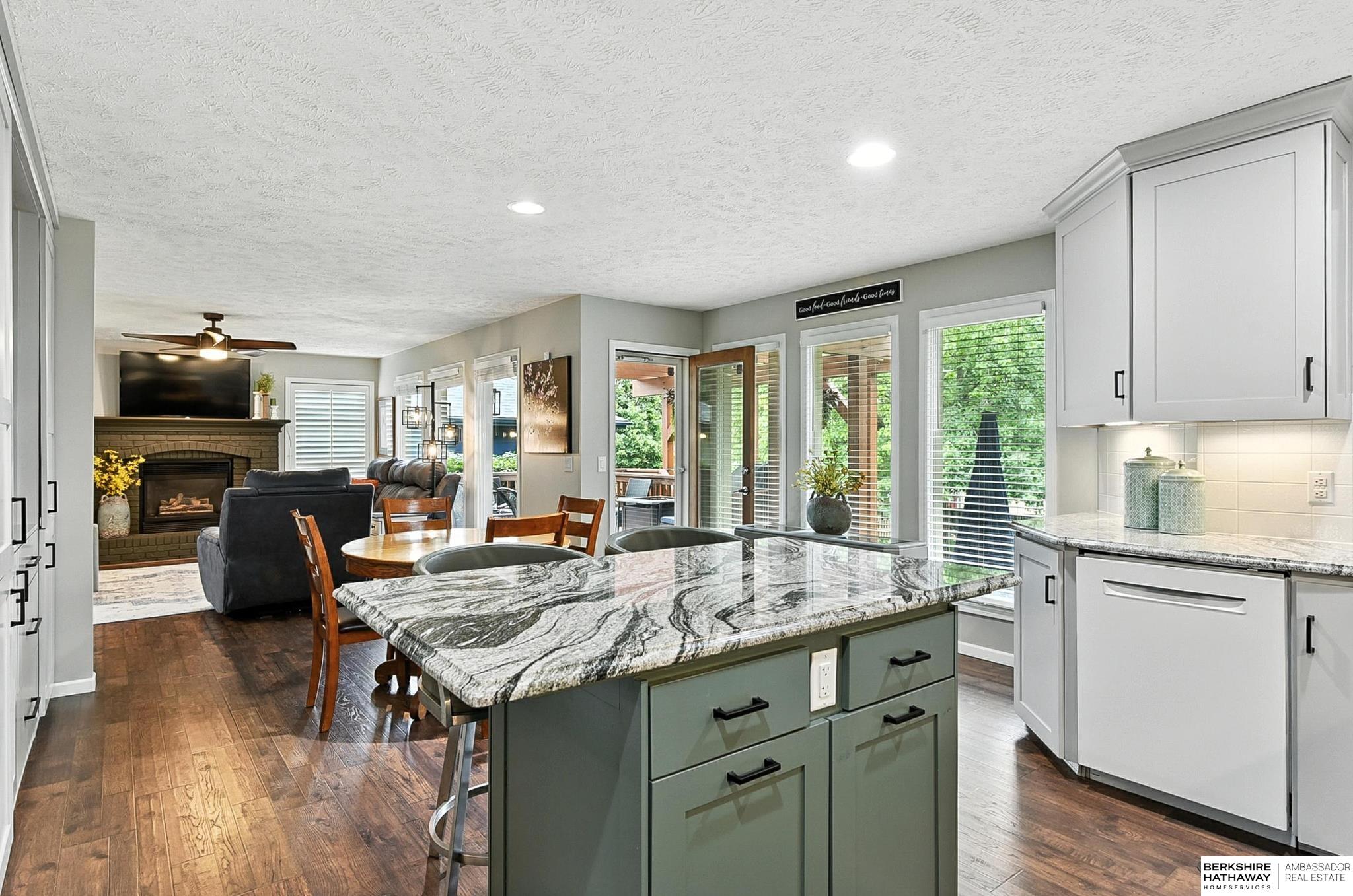 Omaha, Nebraska 68135, United States, 4 Bedrooms Bedrooms, ,3 BathroomsBathrooms,Residential,Active,197316