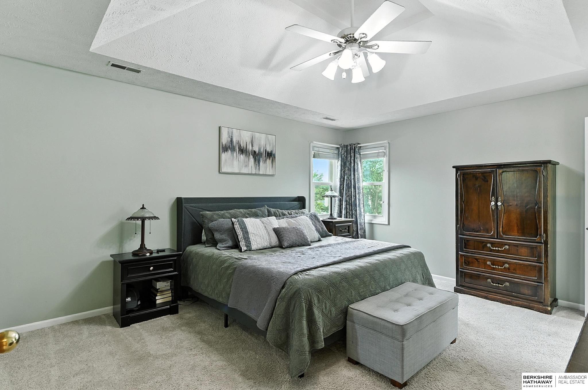 Omaha, Nebraska 68135, United States, 4 Bedrooms Bedrooms, ,3 BathroomsBathrooms,Residential,Active,197316