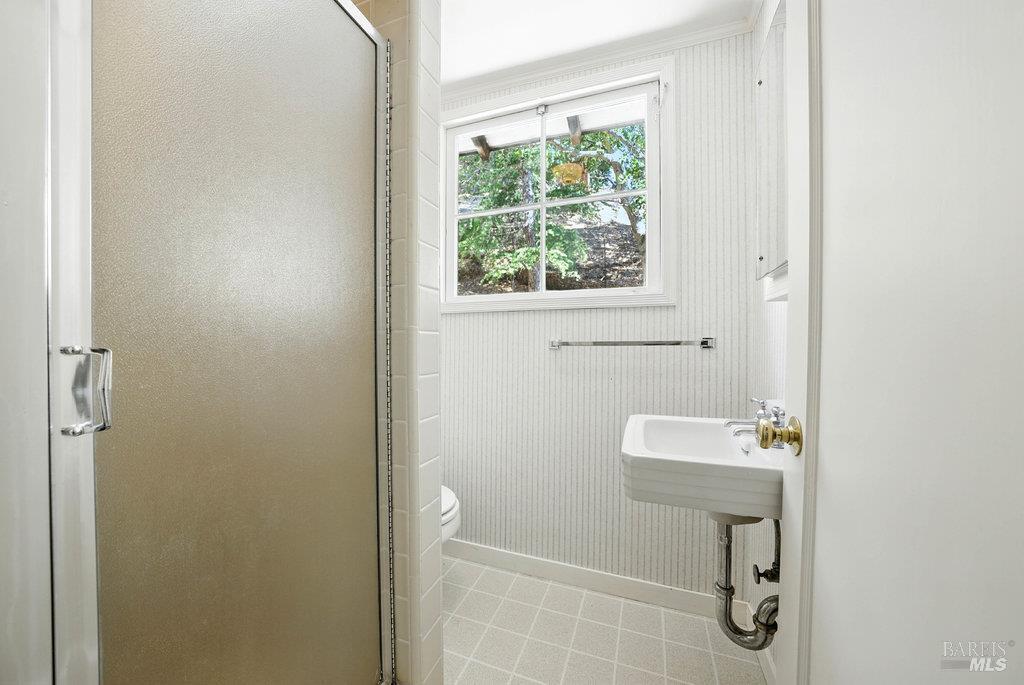 San Rafael, California 94901, United States, 3 Bedrooms Bedrooms, ,4 BathroomsBathrooms,Residential,Pending,203548