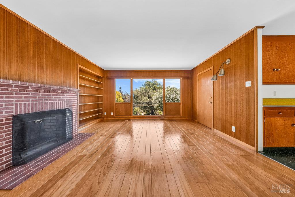 San Rafael, California 94901, United States, 3 Bedrooms Bedrooms, ,4 BathroomsBathrooms,Residential,Pending,203548