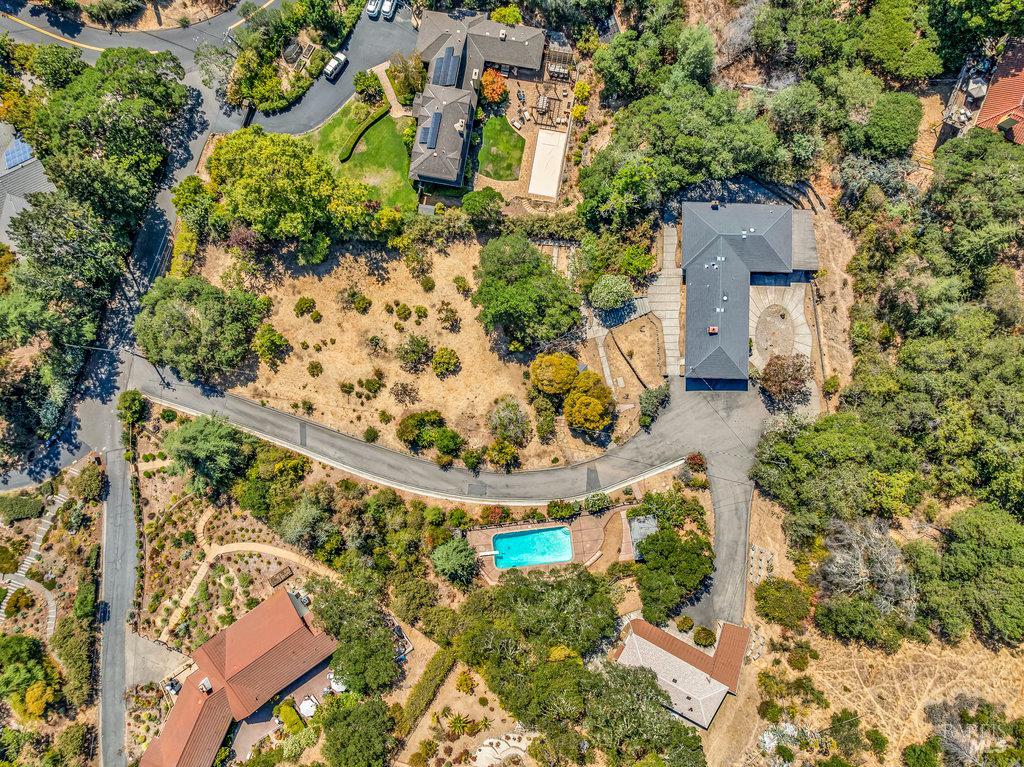 San Rafael, California 94901, United States, 3 Bedrooms Bedrooms, ,4 BathroomsBathrooms,Residential,Pending,203548