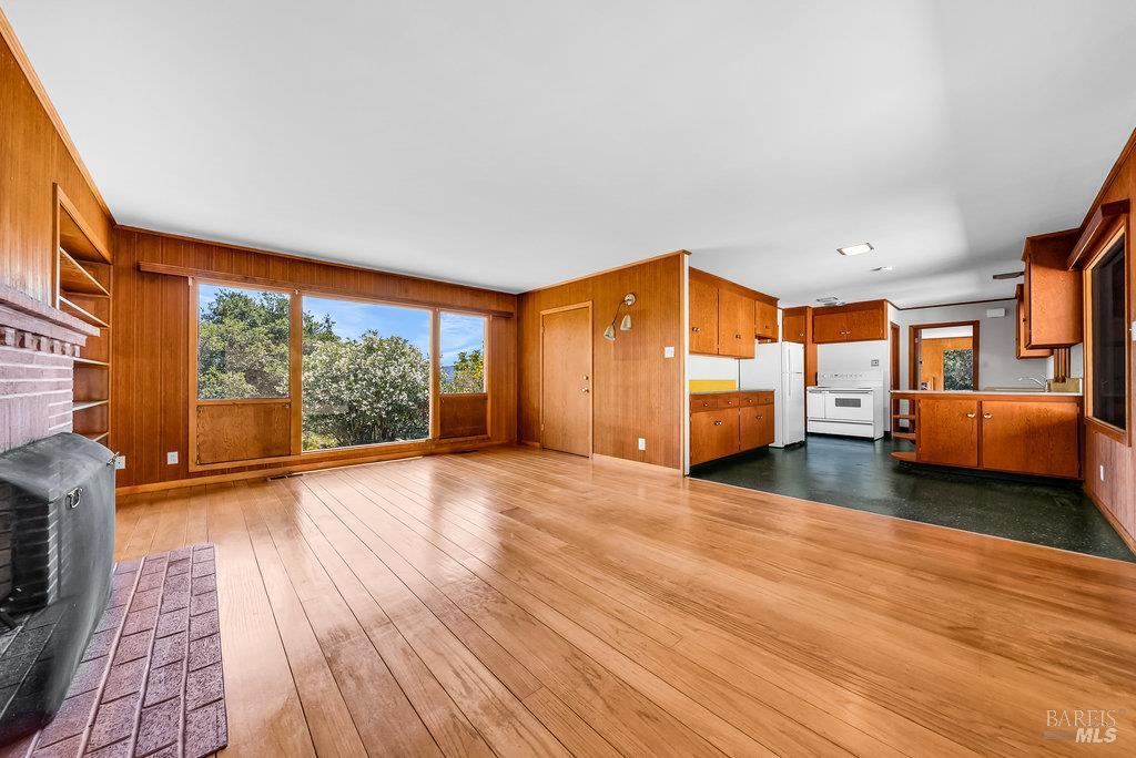 San Rafael, California 94901, United States, 3 Bedrooms Bedrooms, ,4 BathroomsBathrooms,Residential,Pending,203548