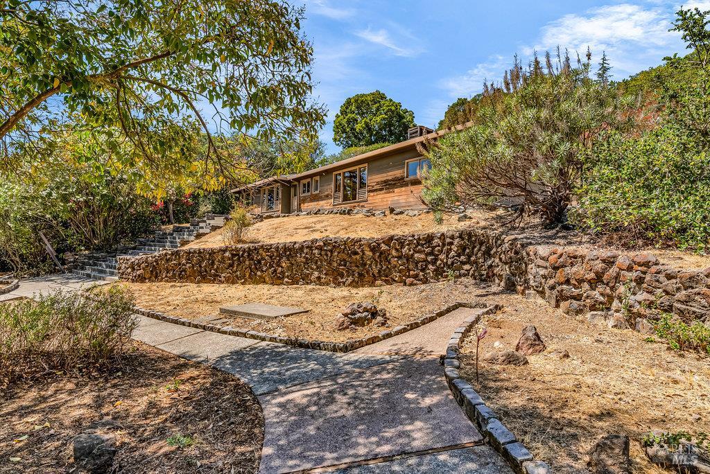 San Rafael, California 94901, United States, 3 Bedrooms Bedrooms, ,4 BathroomsBathrooms,Residential,Pending,203548