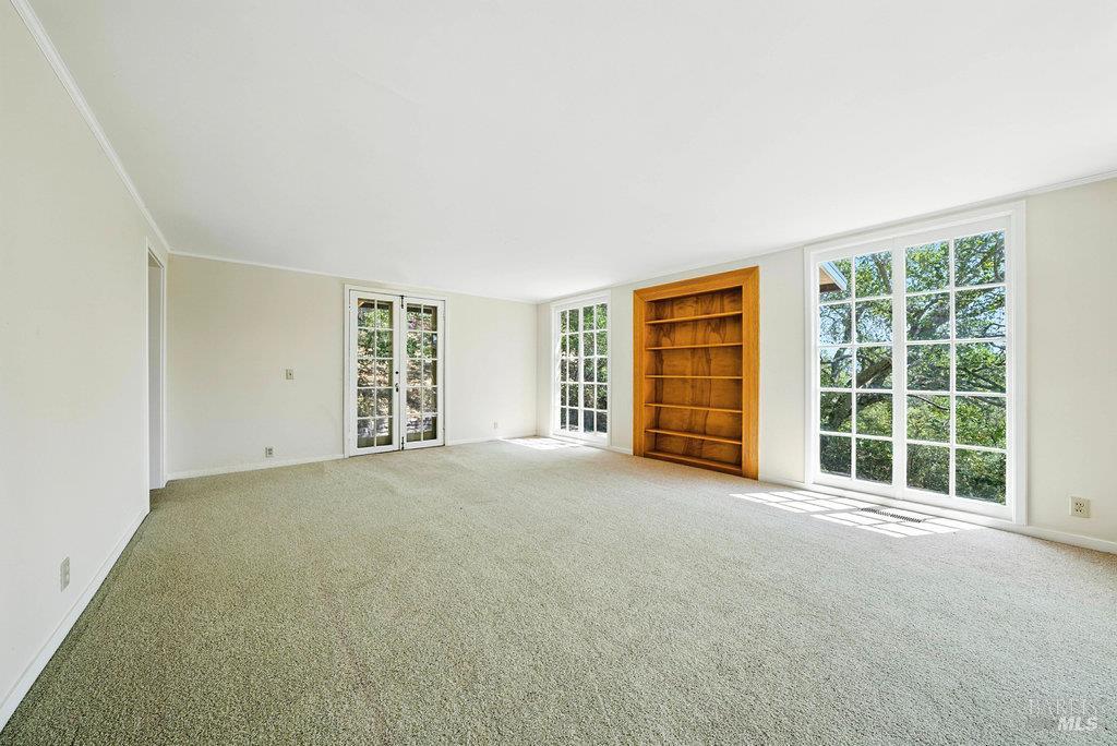 San Rafael, California 94901, United States, 3 Bedrooms Bedrooms, ,4 BathroomsBathrooms,Residential,Pending,203548