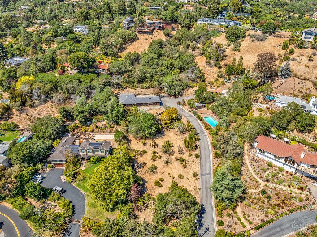 San Rafael, California 94901, United States, 3 Bedrooms Bedrooms, ,4 BathroomsBathrooms,Residential,Pending,203548