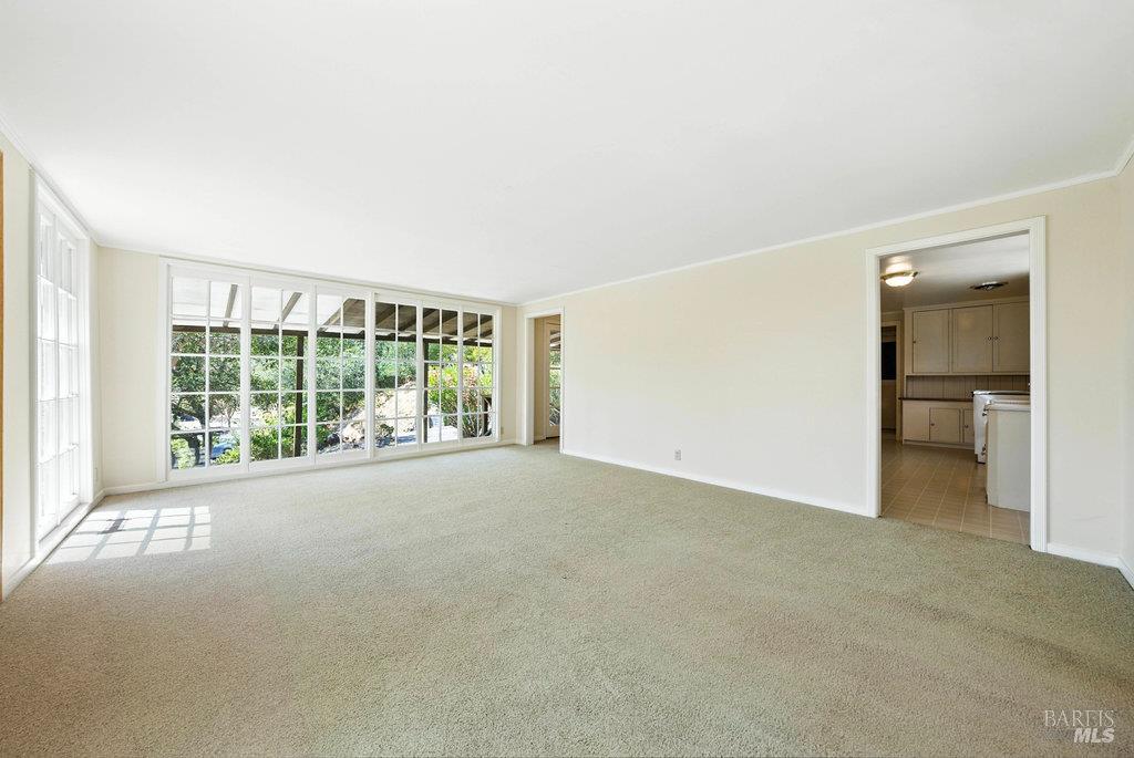 San Rafael, California 94901, United States, 3 Bedrooms Bedrooms, ,4 BathroomsBathrooms,Residential,Pending,203548