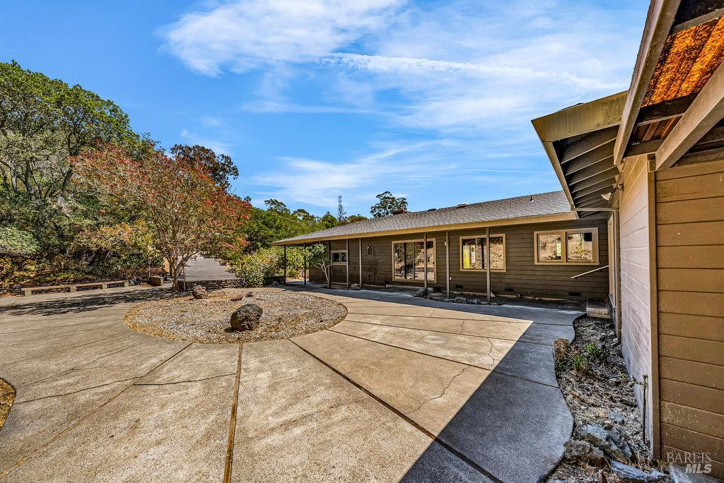 San Rafael, California 94901, United States, 3 Bedrooms Bedrooms, ,4 BathroomsBathrooms,Residential,Pending,203548