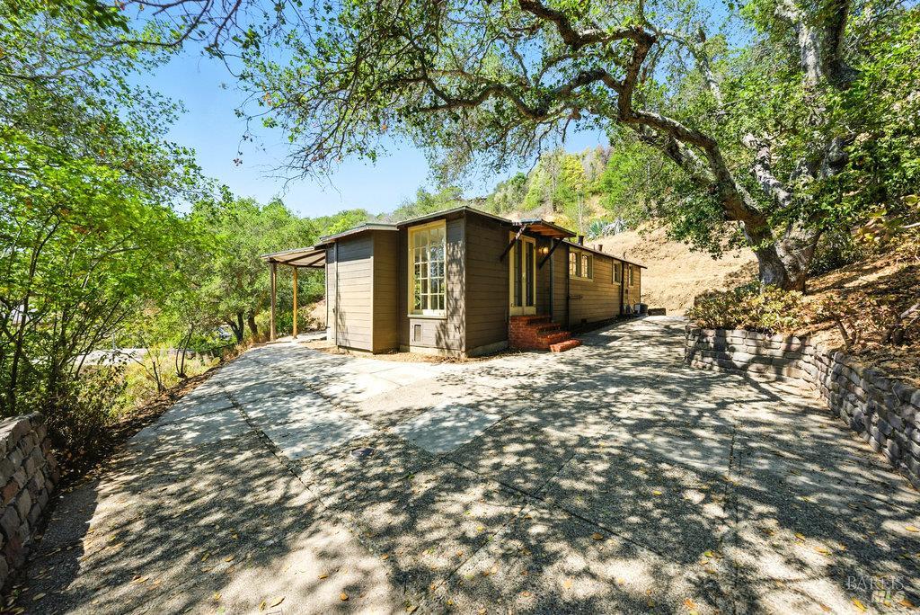 San Rafael, California 94901, United States, 3 Bedrooms Bedrooms, ,4 BathroomsBathrooms,Residential,Pending,203548