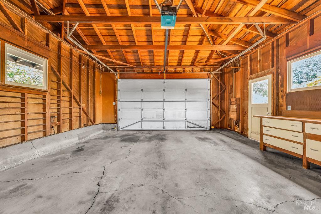 San Rafael, California 94901, United States, 3 Bedrooms Bedrooms, ,4 BathroomsBathrooms,Residential,Pending,203548