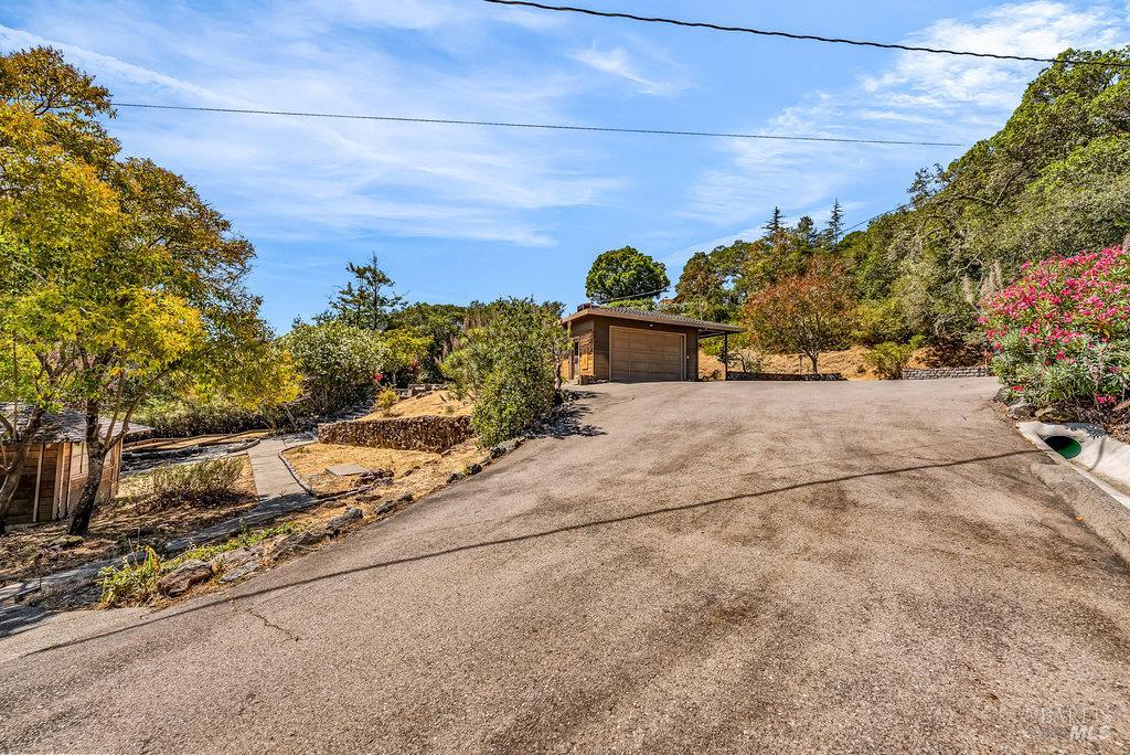 San Rafael, California 94901, United States, 3 Bedrooms Bedrooms, ,4 BathroomsBathrooms,Residential,Pending,203548