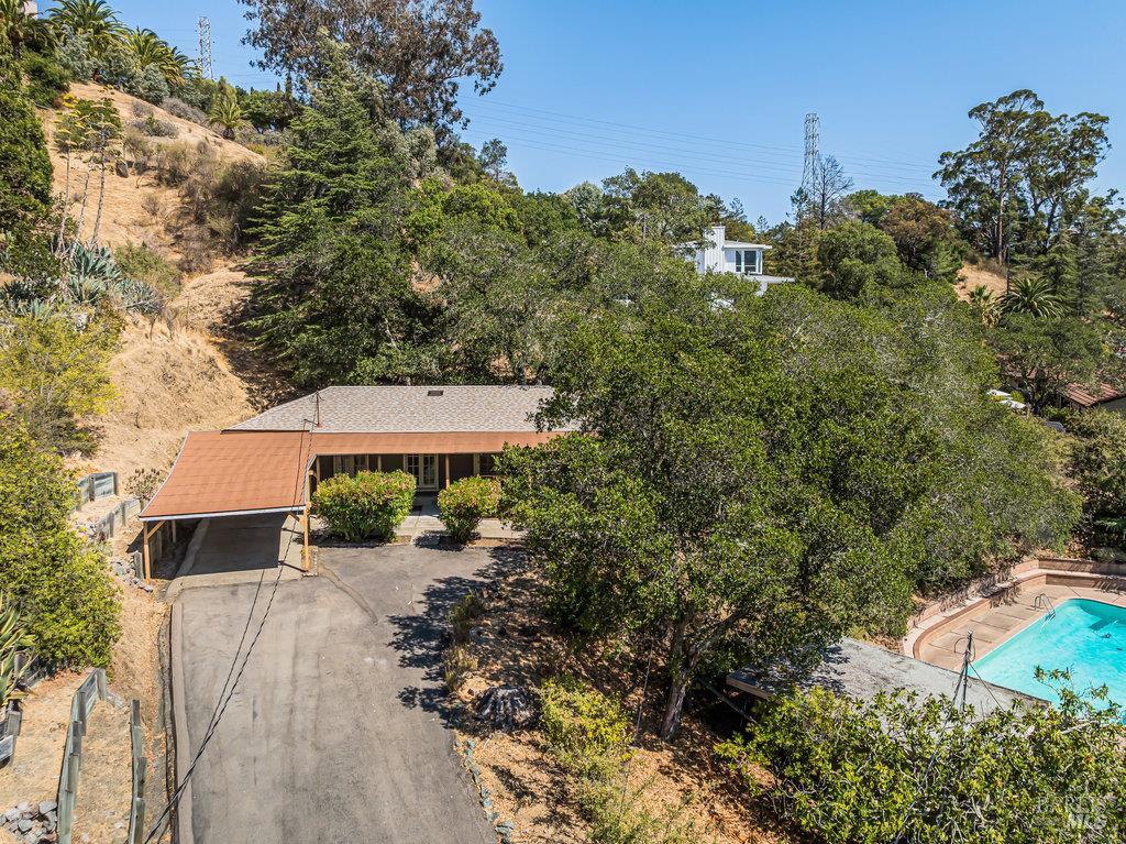 San Rafael, California 94901, United States, 3 Bedrooms Bedrooms, ,4 BathroomsBathrooms,Residential,Pending,203548