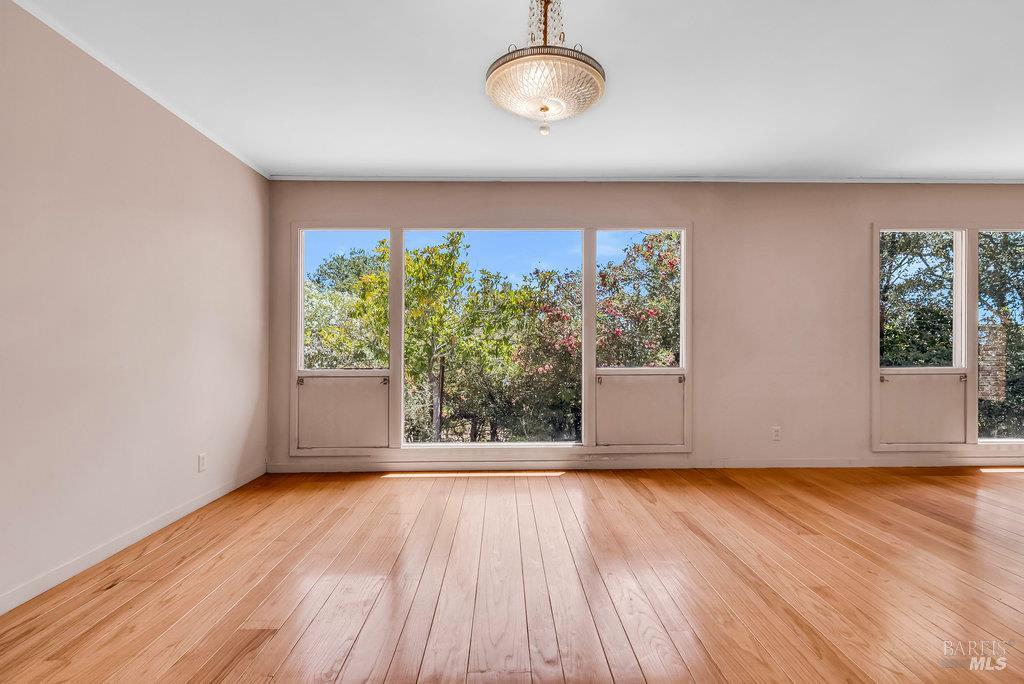 San Rafael, California 94901, United States, 3 Bedrooms Bedrooms, ,4 BathroomsBathrooms,Residential,Pending,203548